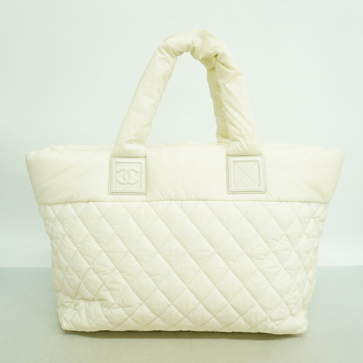 Chanel White Nylon Tote Bag (Pre-Owned)