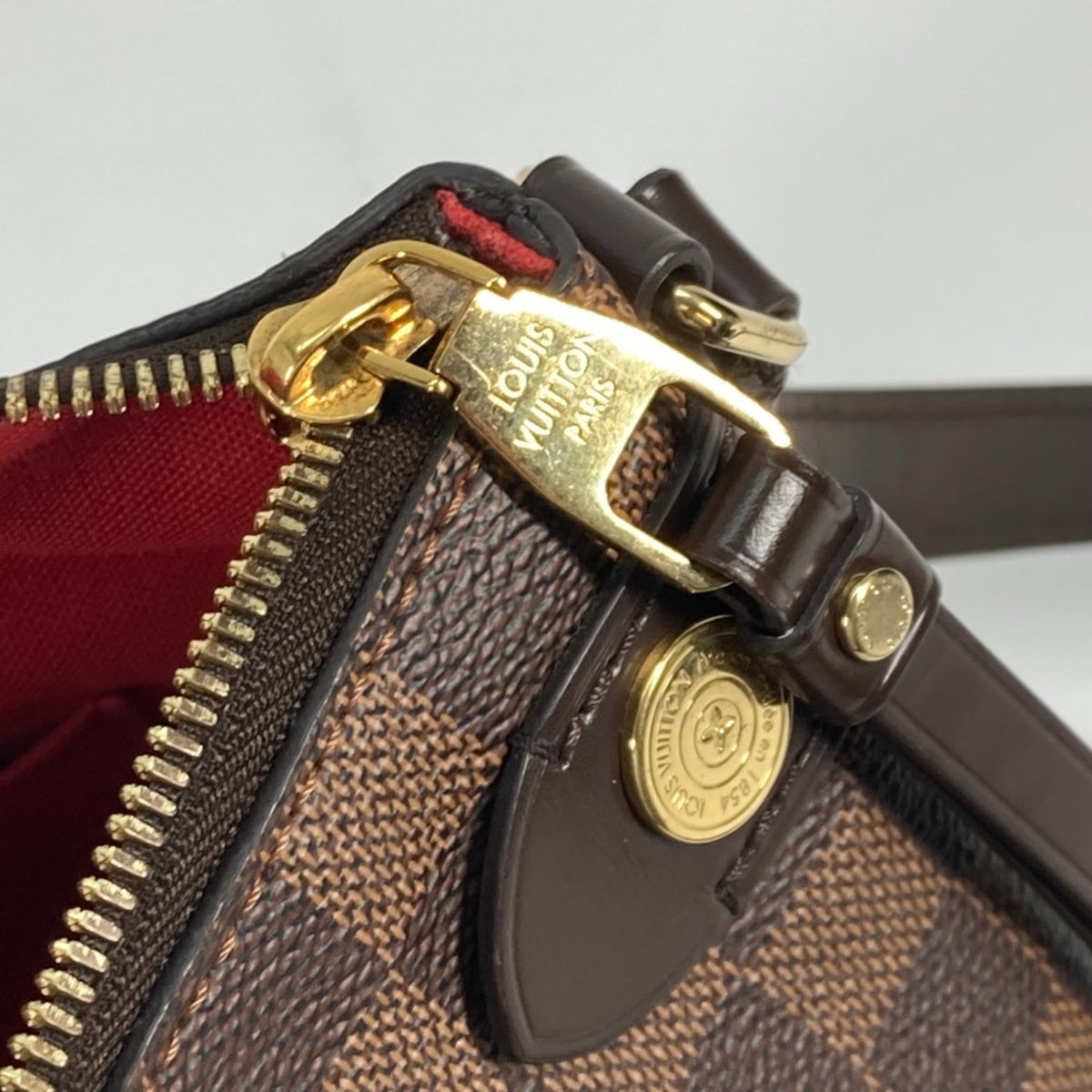 Louis Vuitton Damier Brown Damier Canvas Ebene Or Damier Canvas Shoulder Bag (Pre-Owned)