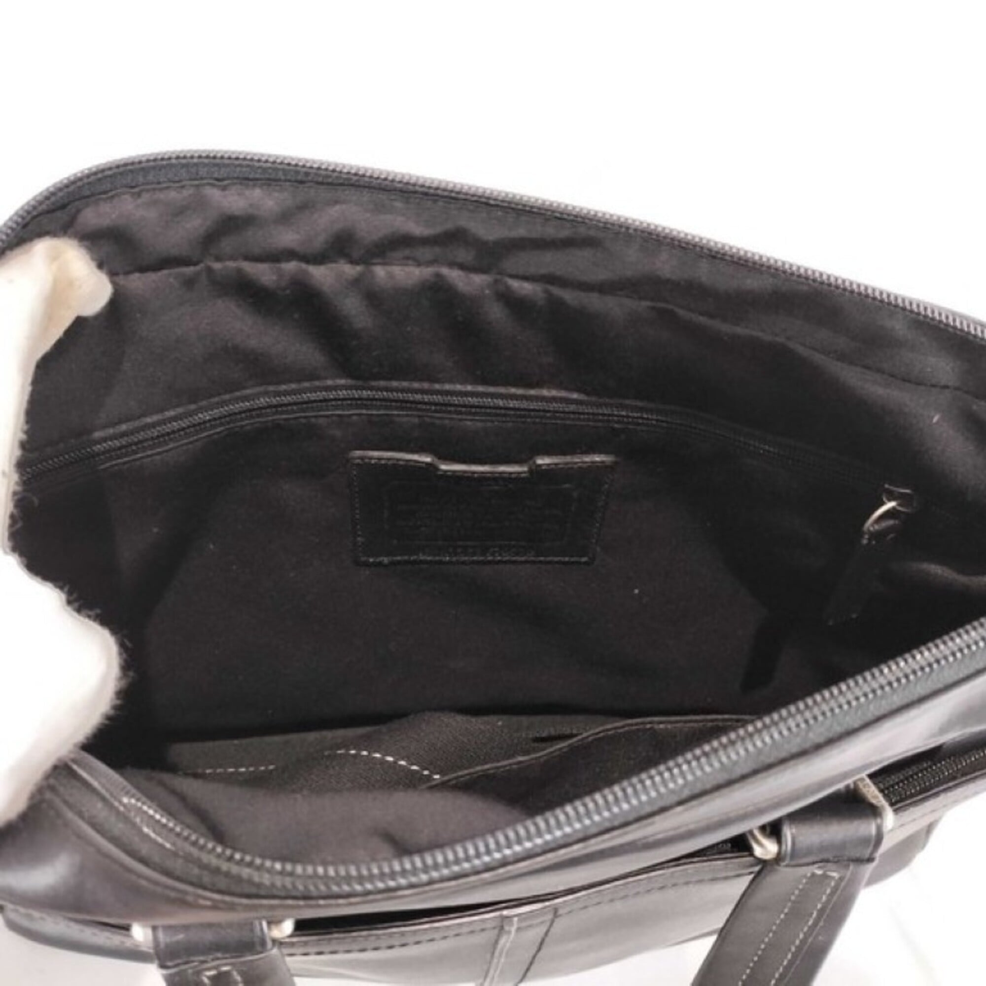 Coach Black Leather Handbag (Pre-Owned)