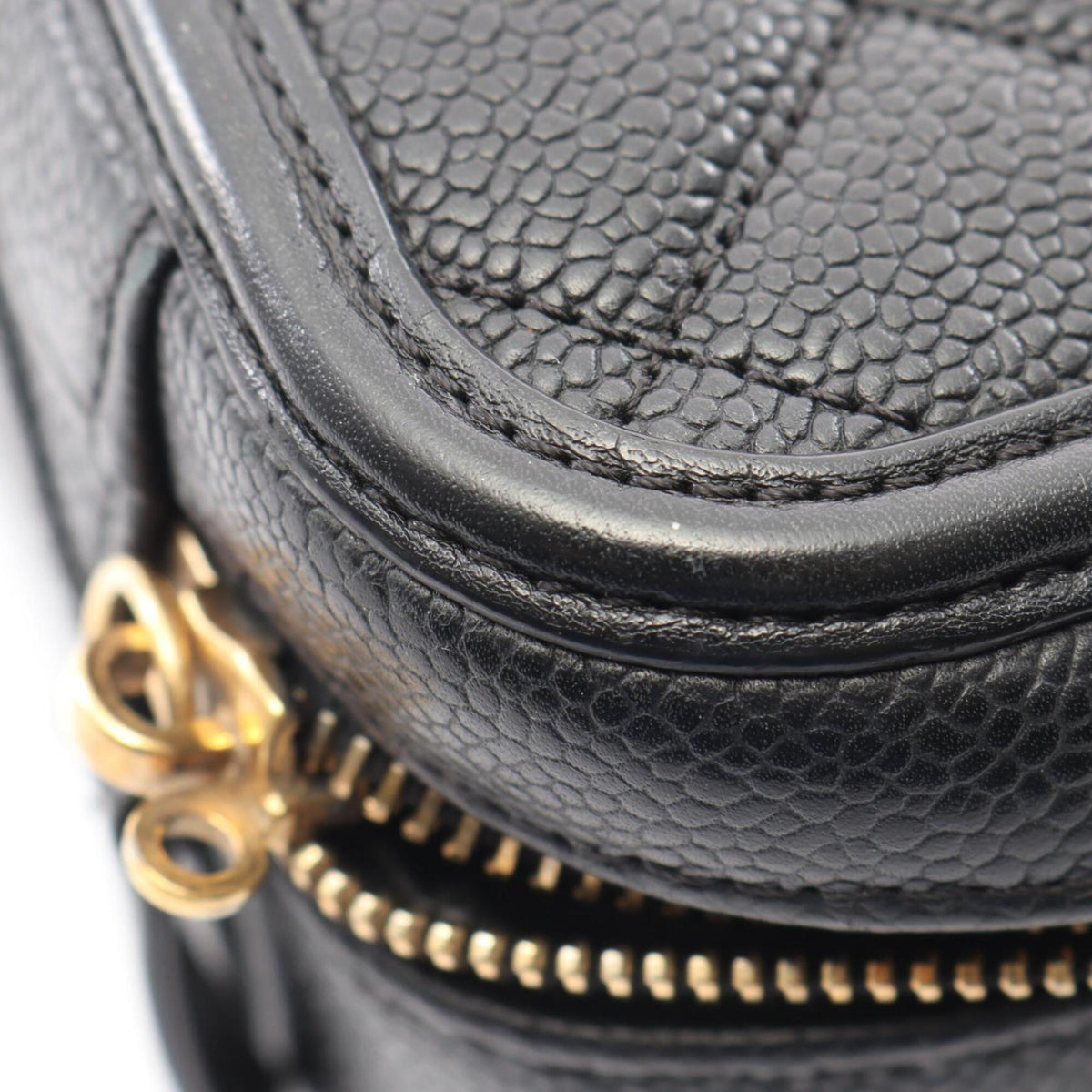 Chanel Black Grained Calfskin Handbag Shoulder Bag (Pre-Owned)
