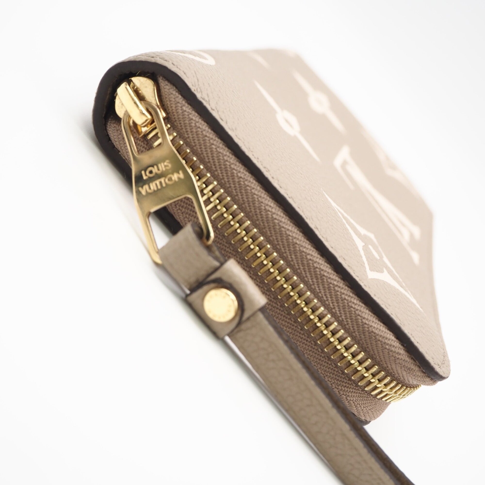 Louis Vuitton Beige Cream Leather Long Wallet (Bi-Fold) (Pre-Owned)
