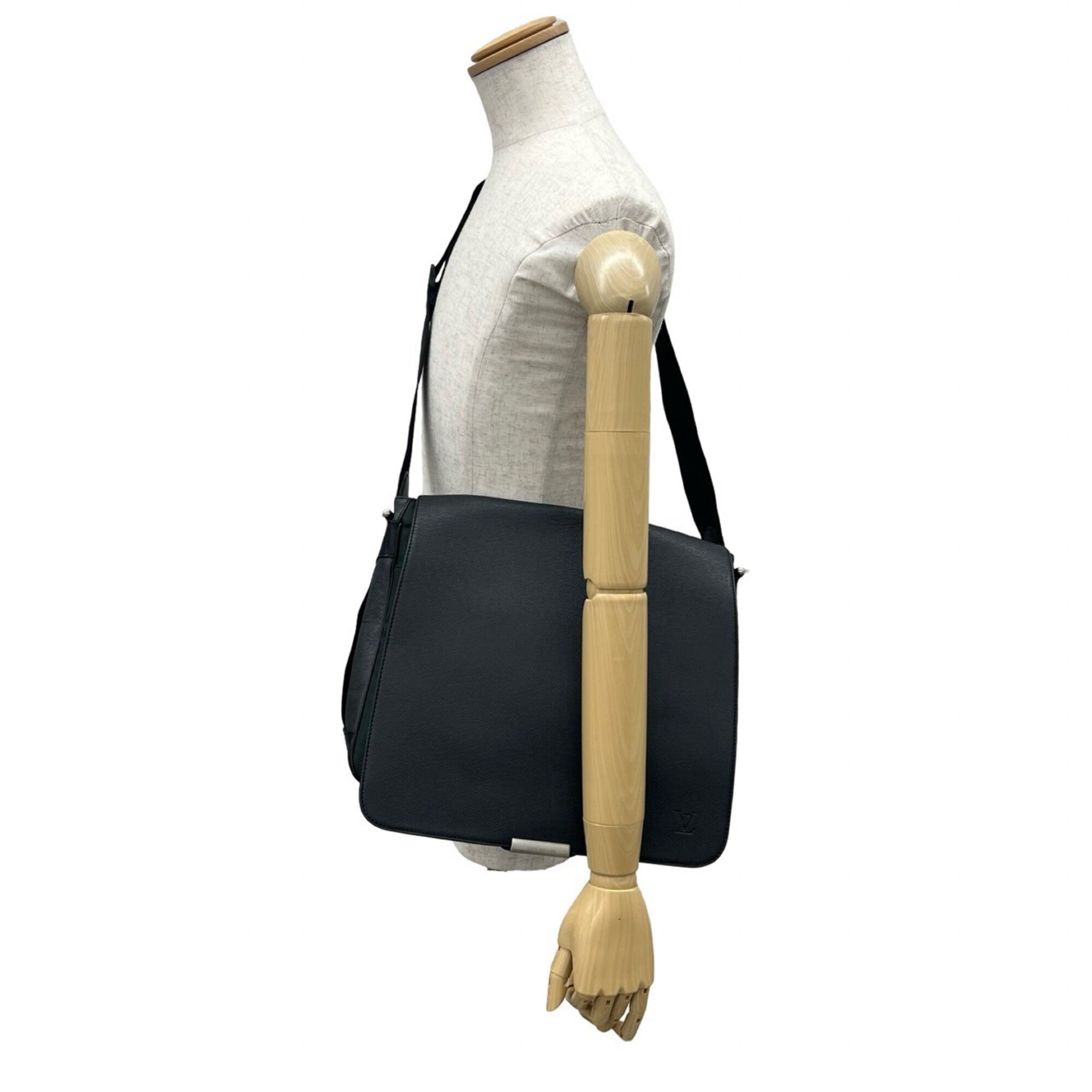Louis Vuitton Black Green Leather Canvas Shoulder Bag (Pre-Owned)