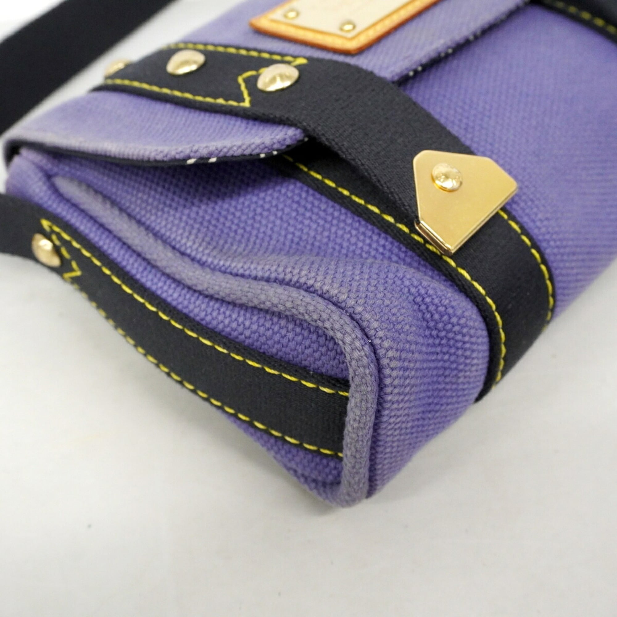 Louis Vuitton Blue Shoulder Bag (Pre-Owned)