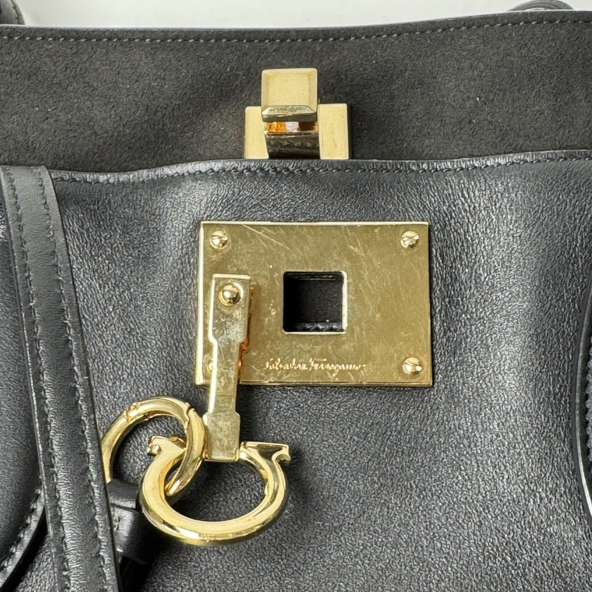 Salvatore Ferragamo Black Leather Tote Bag (Pre-Owned)