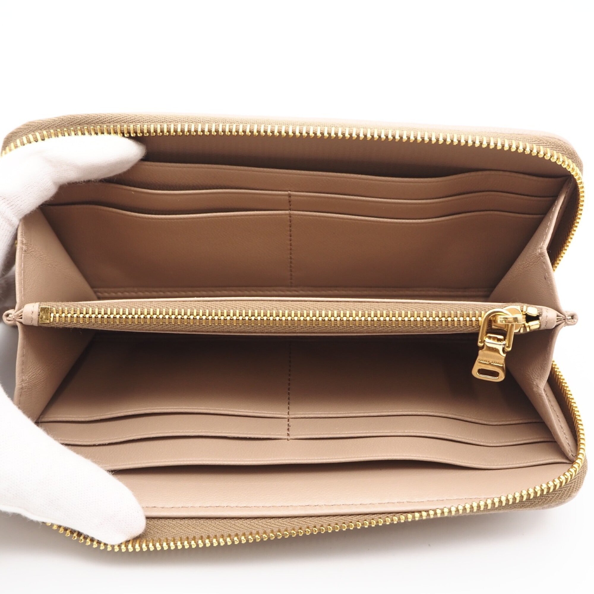 Miu Miu Matelasse Pink Beige Leather Long Wallet (Bi-Fold) (Pre-Owned)