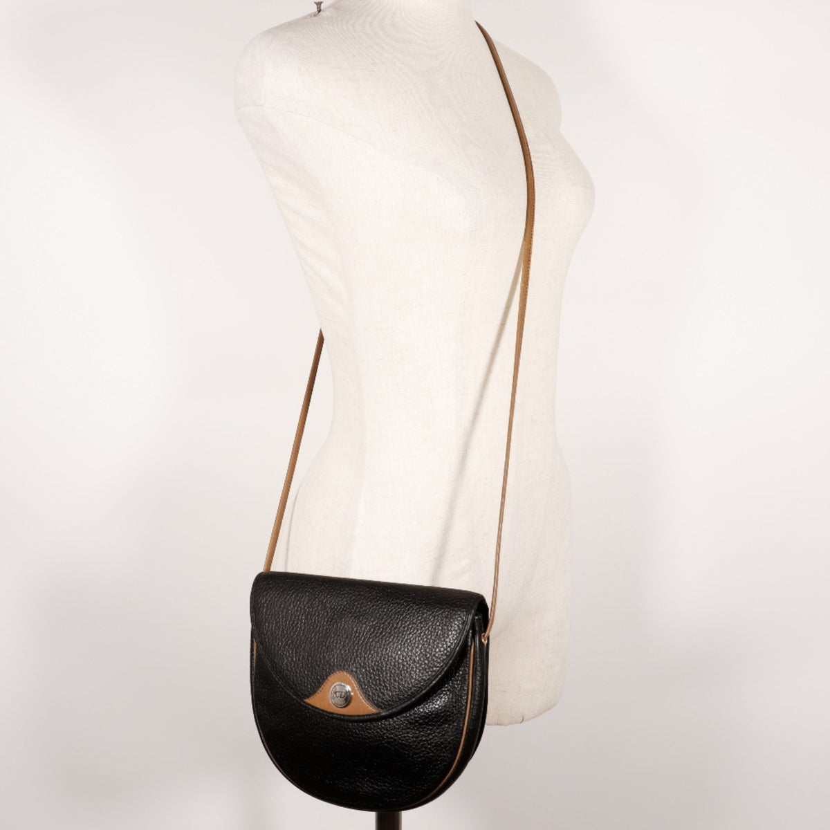 Christian Dior Black Leather Pochette Shoulder Bag (Pre-Owned)