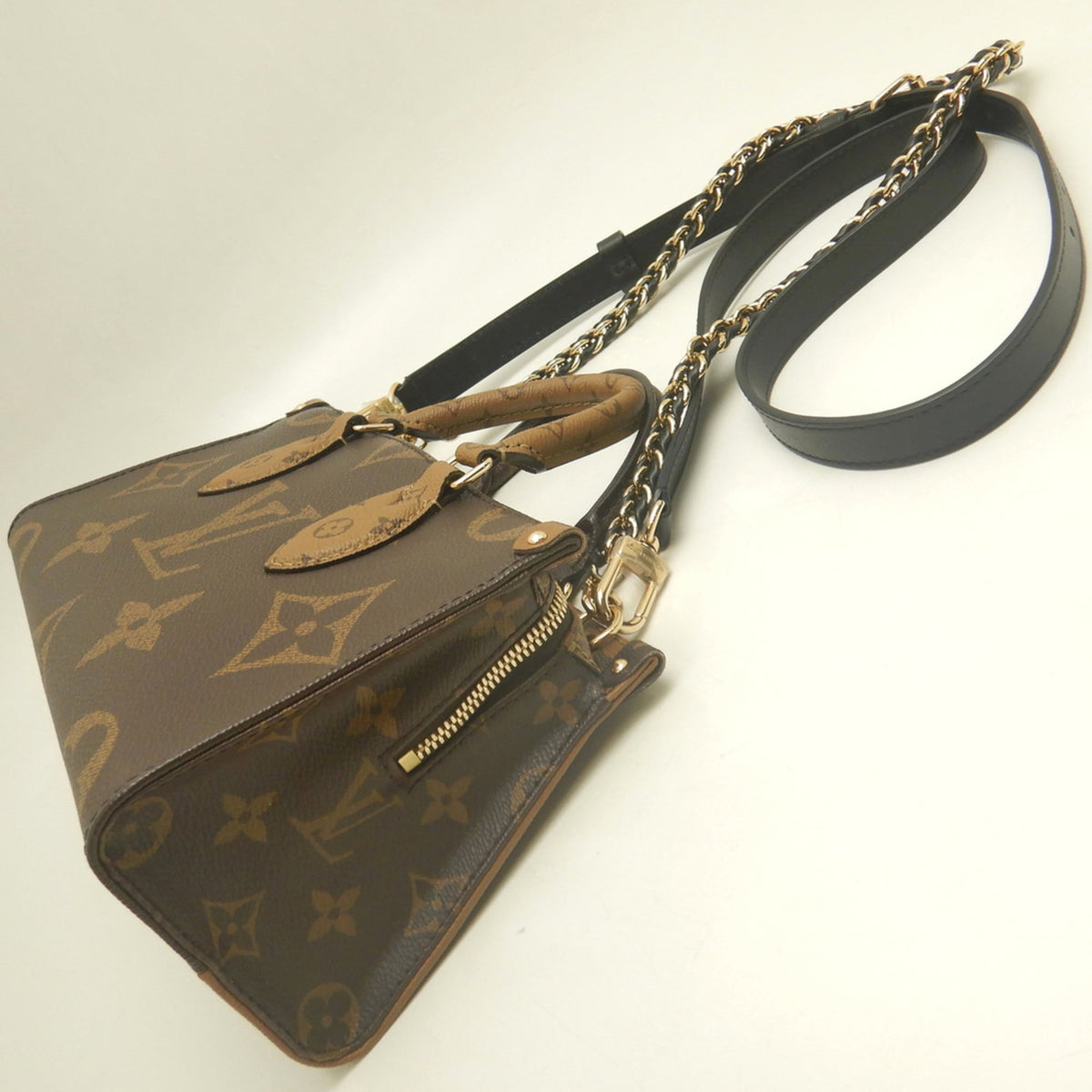 Louis Vuitton Brown Monogram Canvas Handbag (Pre-Owned)