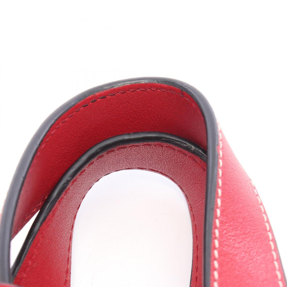 Loewe Red Color Leather Handbag (Pre-Owned)