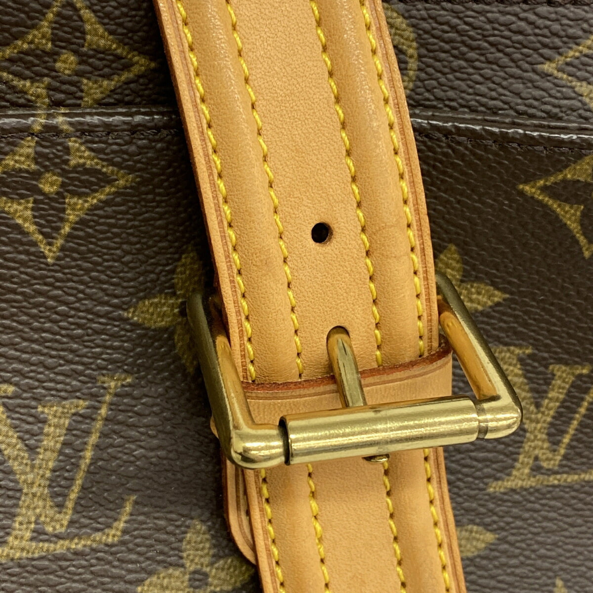Louis Vuitton Brown Shoulder Bag (Pre-Owned)