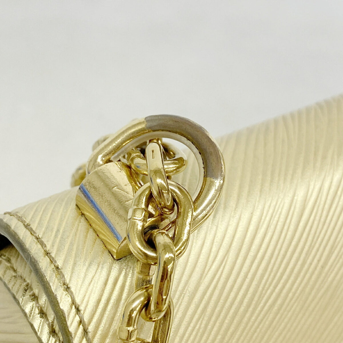 Louis Vuitton Gold Shoulder Bag (Pre-Owned)