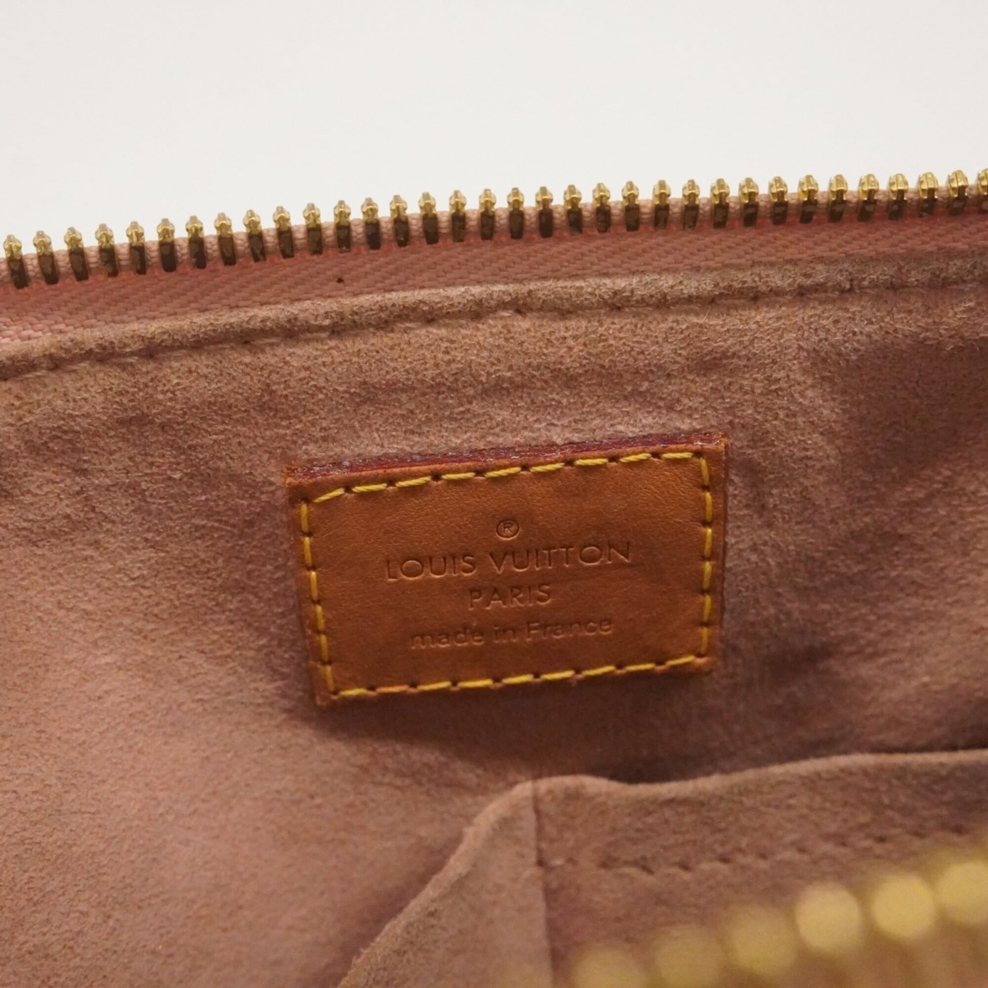 Louis Vuitton Rose Ballerine Handbag (Pre-Owned)