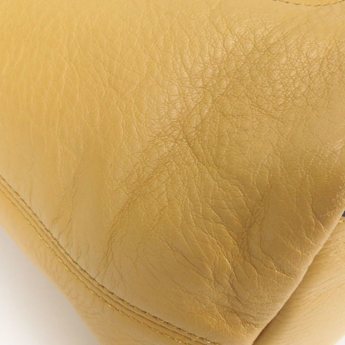 Coach Beige Leather Shoulder Bag (Pre-Owned)