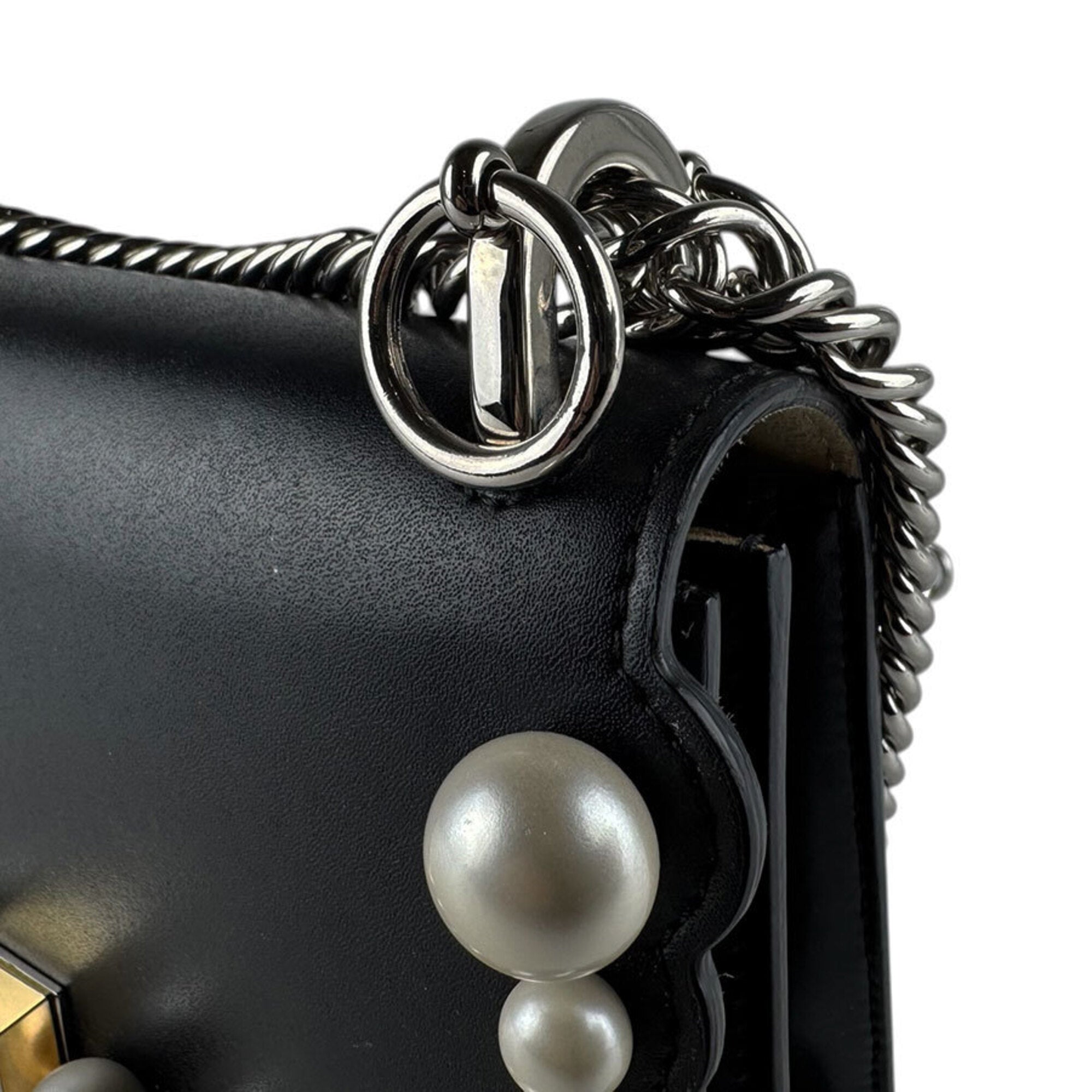 Fendi Black Leather Shoulder Bag (Pre-Owned)