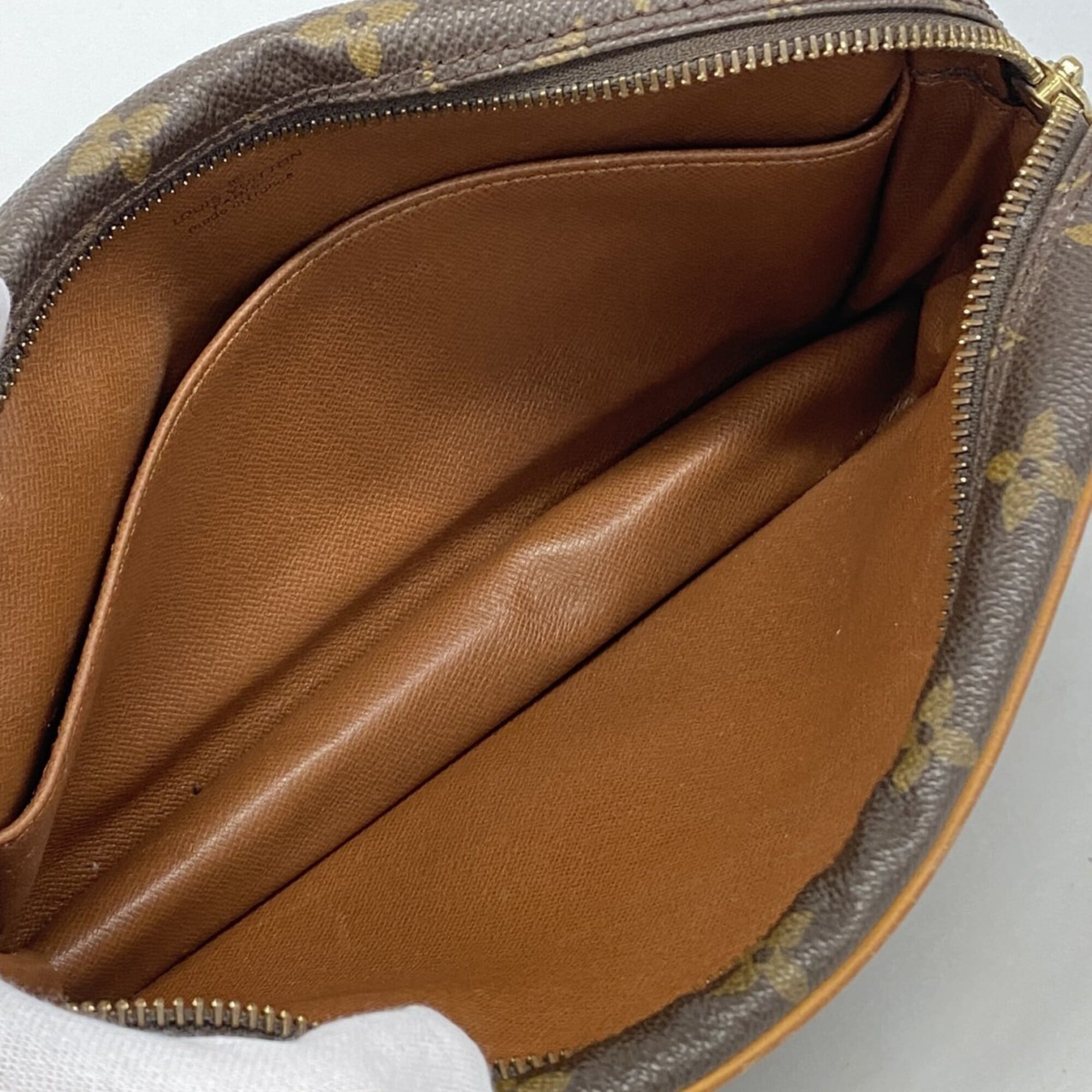 Louis Vuitton Brown Clutch Bag (Pre-Owned)