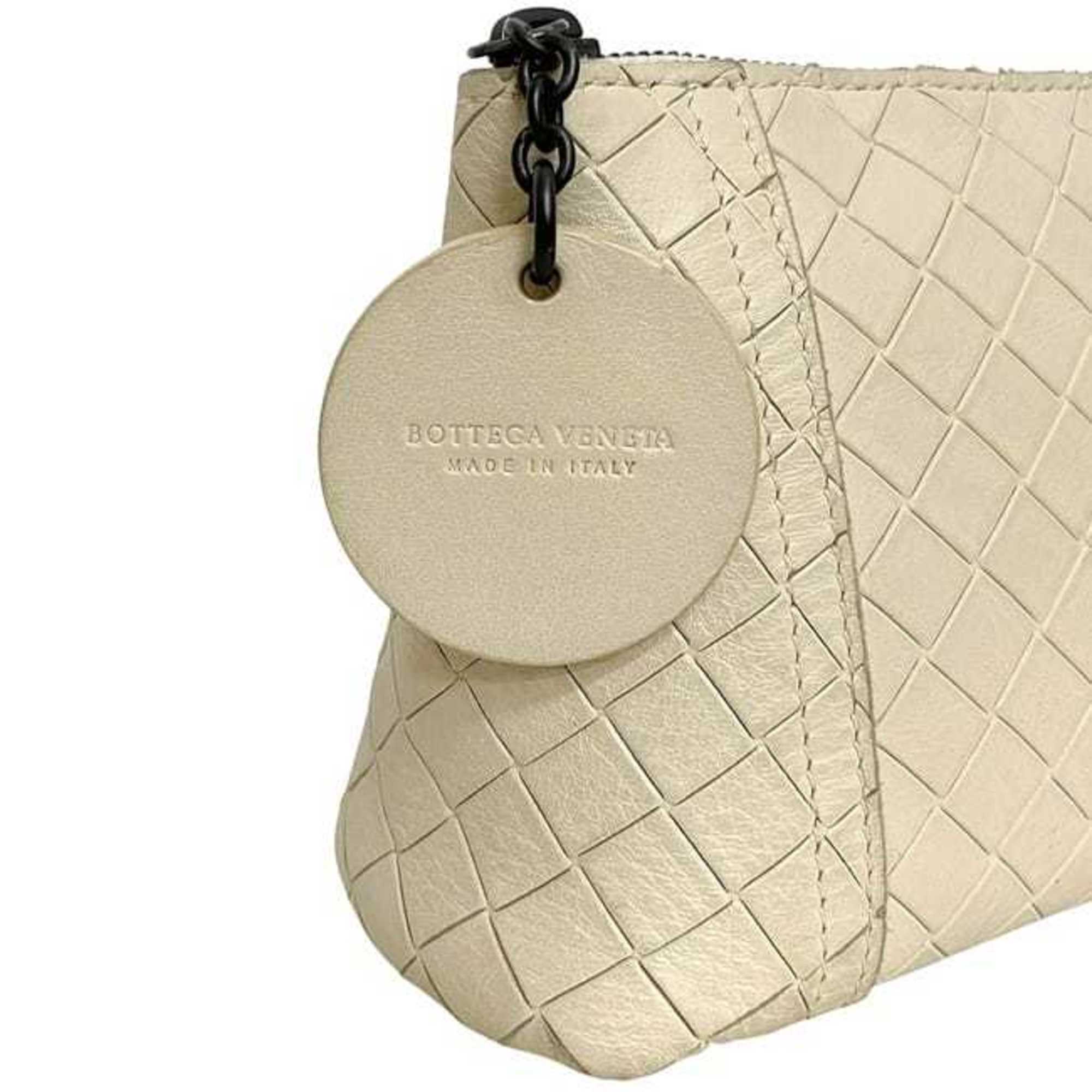 Bottega Veneta White Leather Pouch (Pre-Owned)