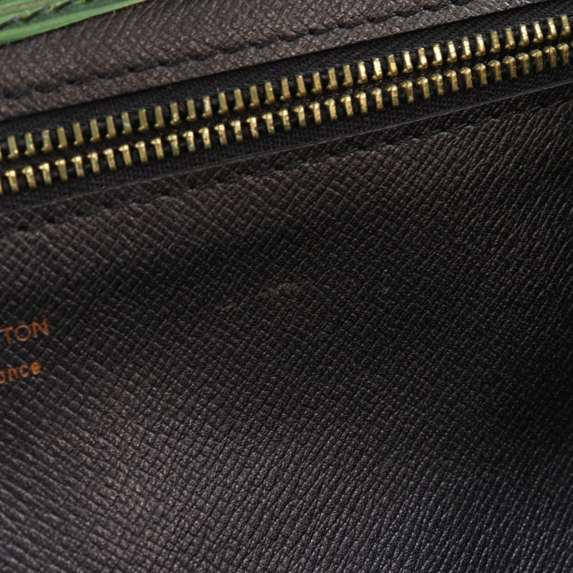 Louis Vuitton Borneo Green Green Epi Leather Clutch Bag (Pre-Owned)