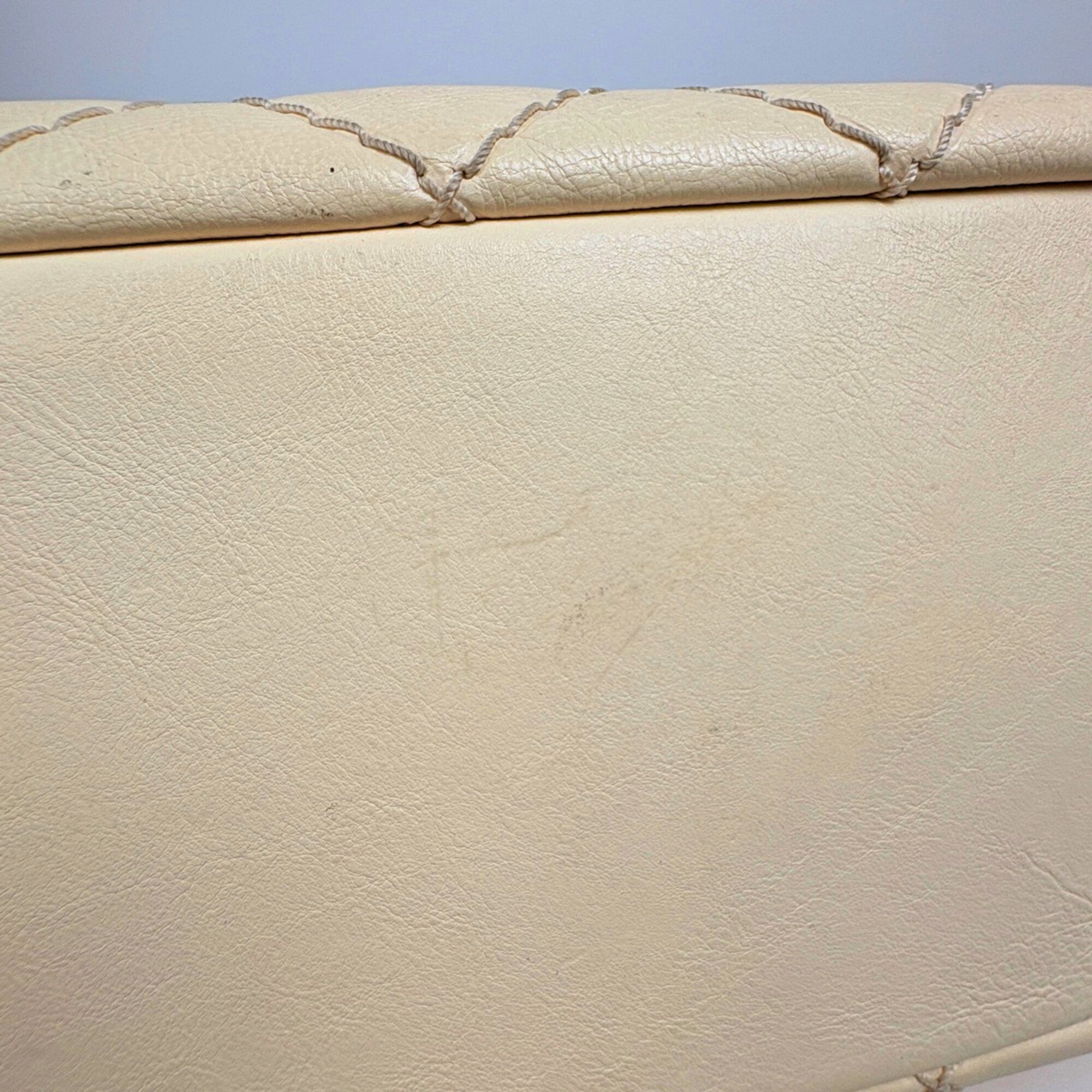 Chanel Wild Stitch White Leather Tote Bag (Pre-Owned)