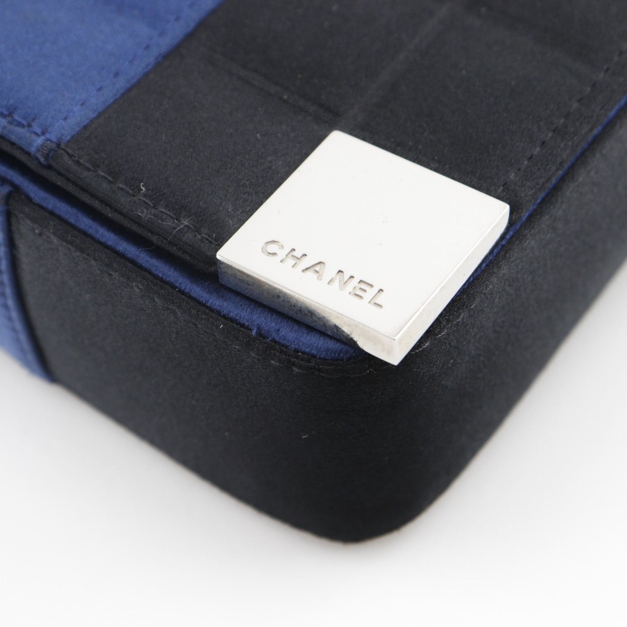 Chanel Blue Satin Shoulder Bag (Pre-Owned)