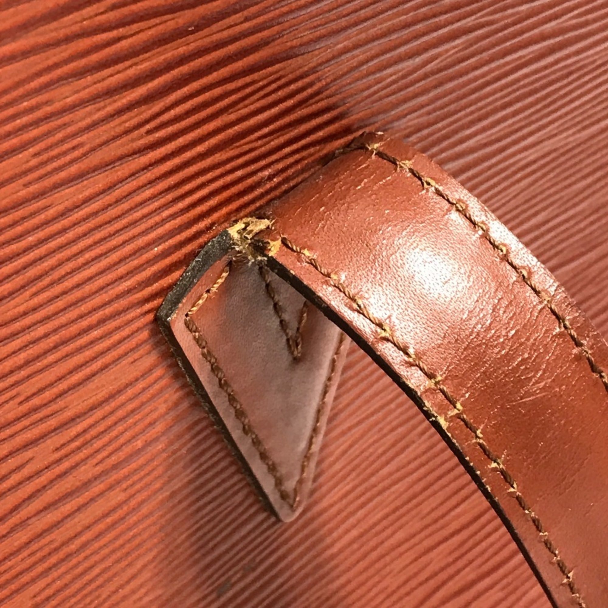 Louis Vuitton Brown Epi Leather Shoulder Bag (Pre-Owned)