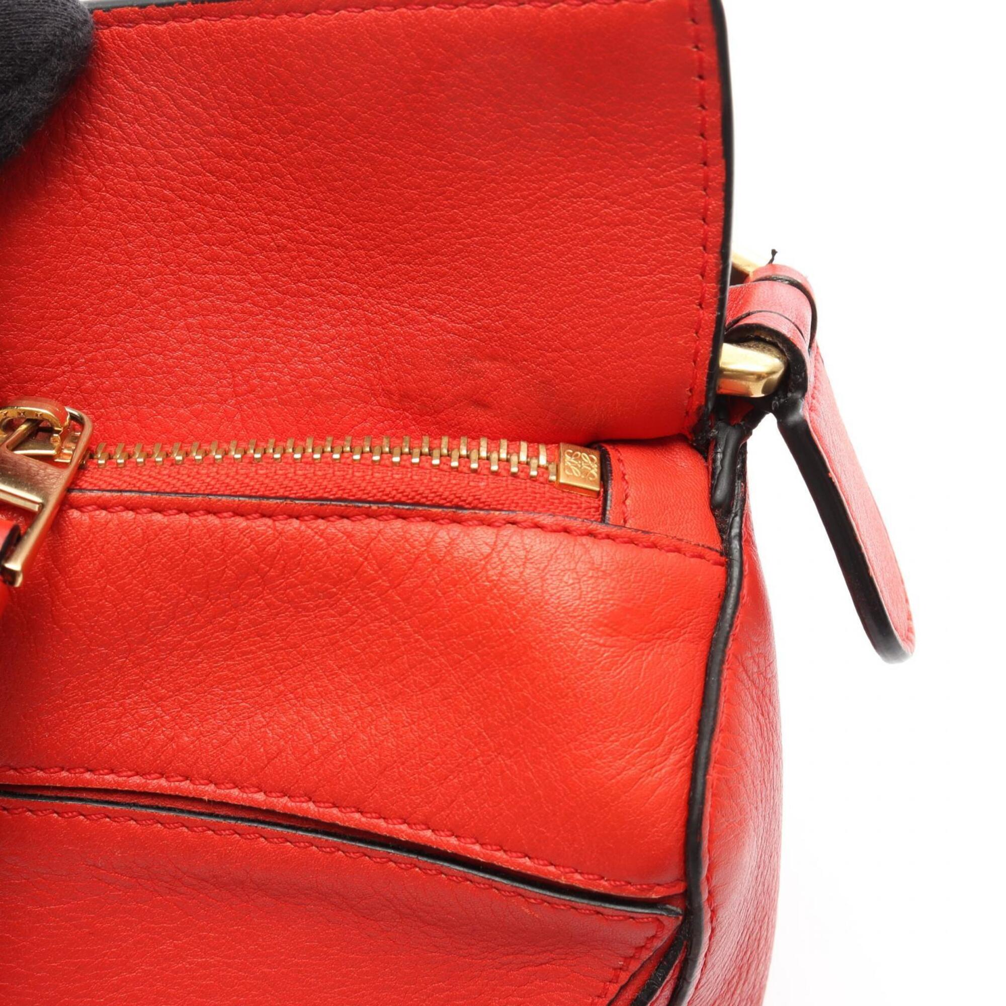 Loewe Red Color Leather Handbag (Pre-Owned)