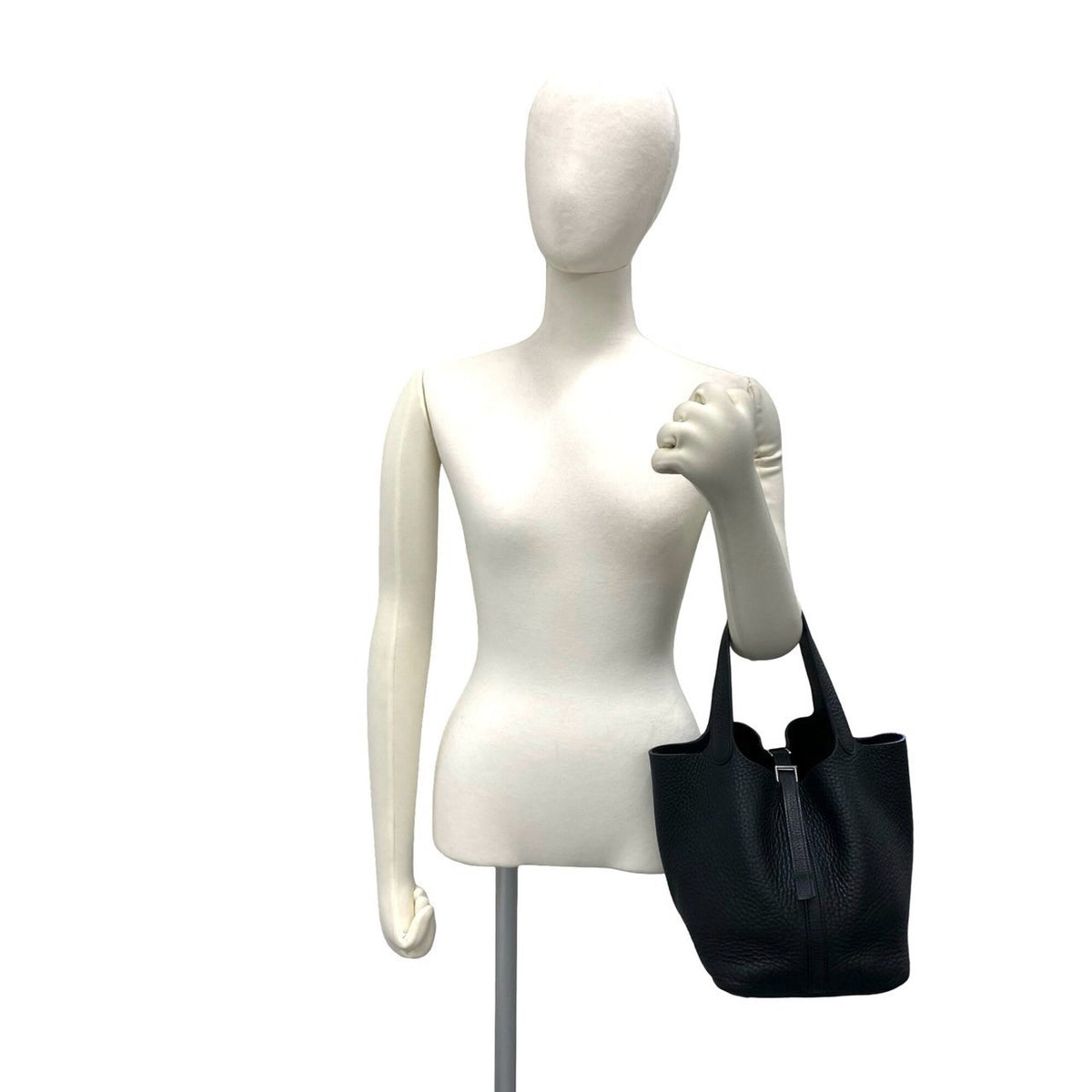 Hermes Black Taurillon Clemence Leather Handbag (Pre-Owned)