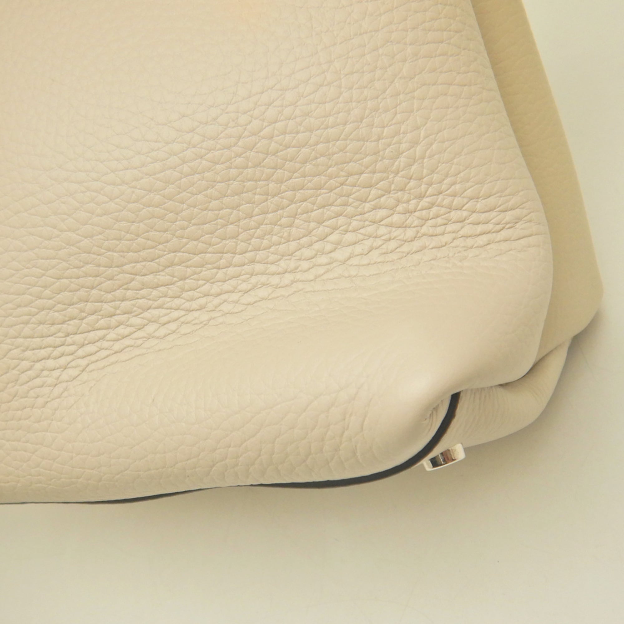 Tod's Brown Leather Handbag (Pre-Owned)