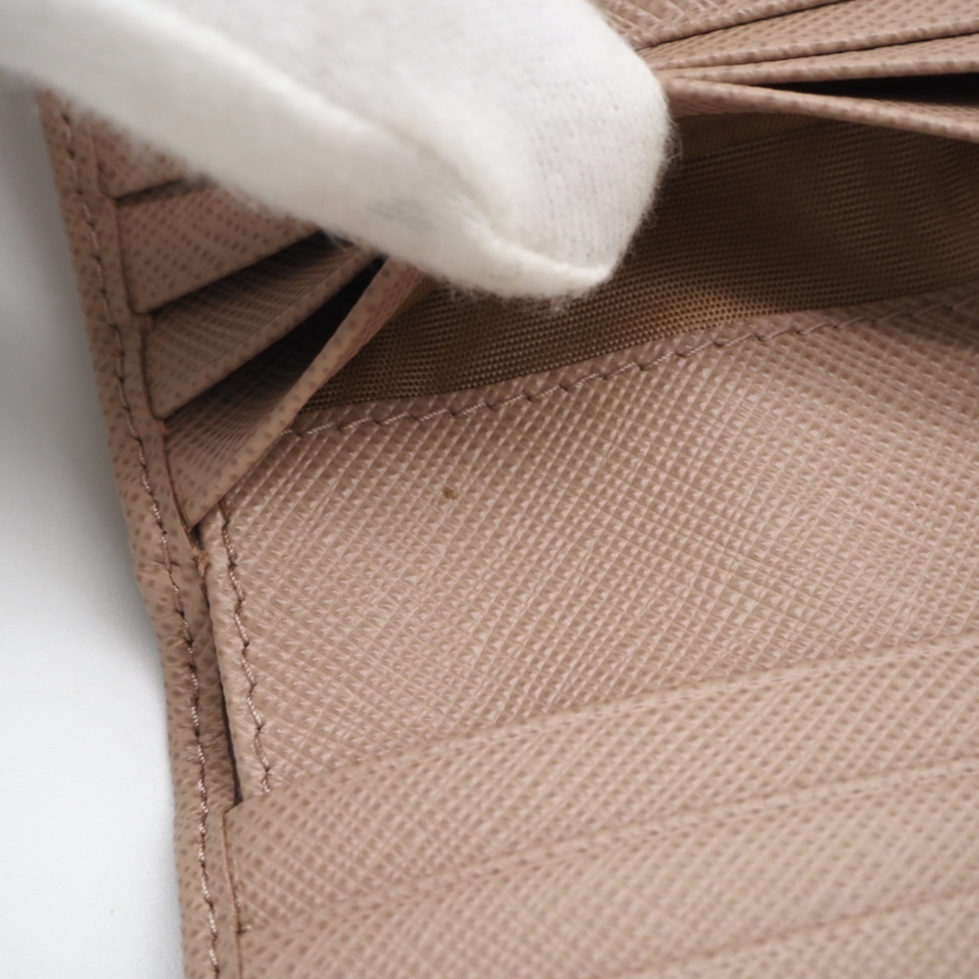 Prada Saffiano Beige Saffiano Wallet (Bi-Fold) (Pre-Owned)