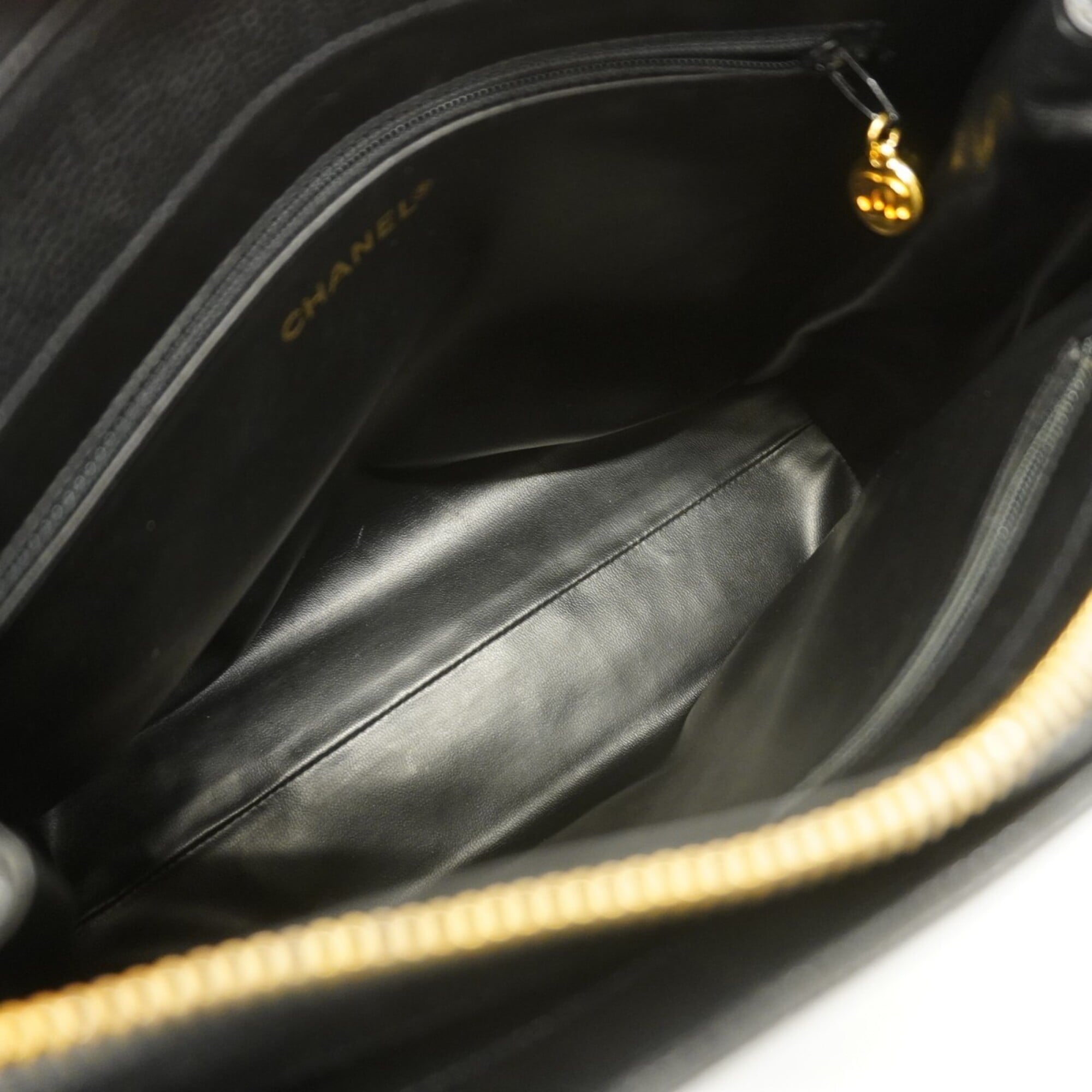 Chanel Black Grained Calfskin Shoulder Bag (Pre-Owned)