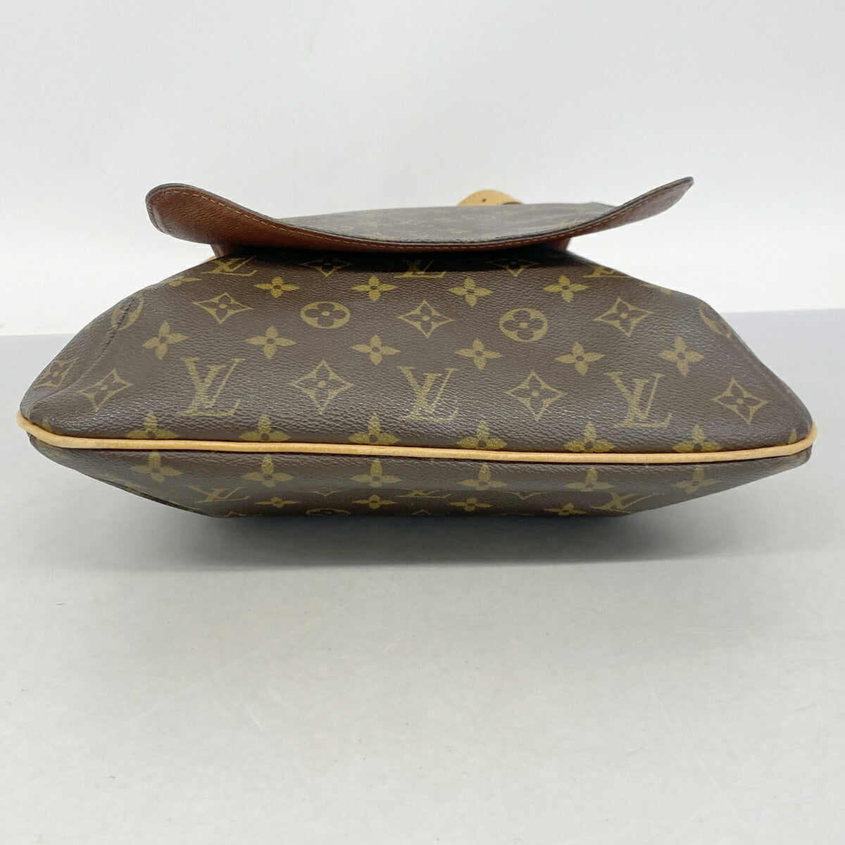 Louis Vuitton Brown Shoulder Bag (Pre-Owned)