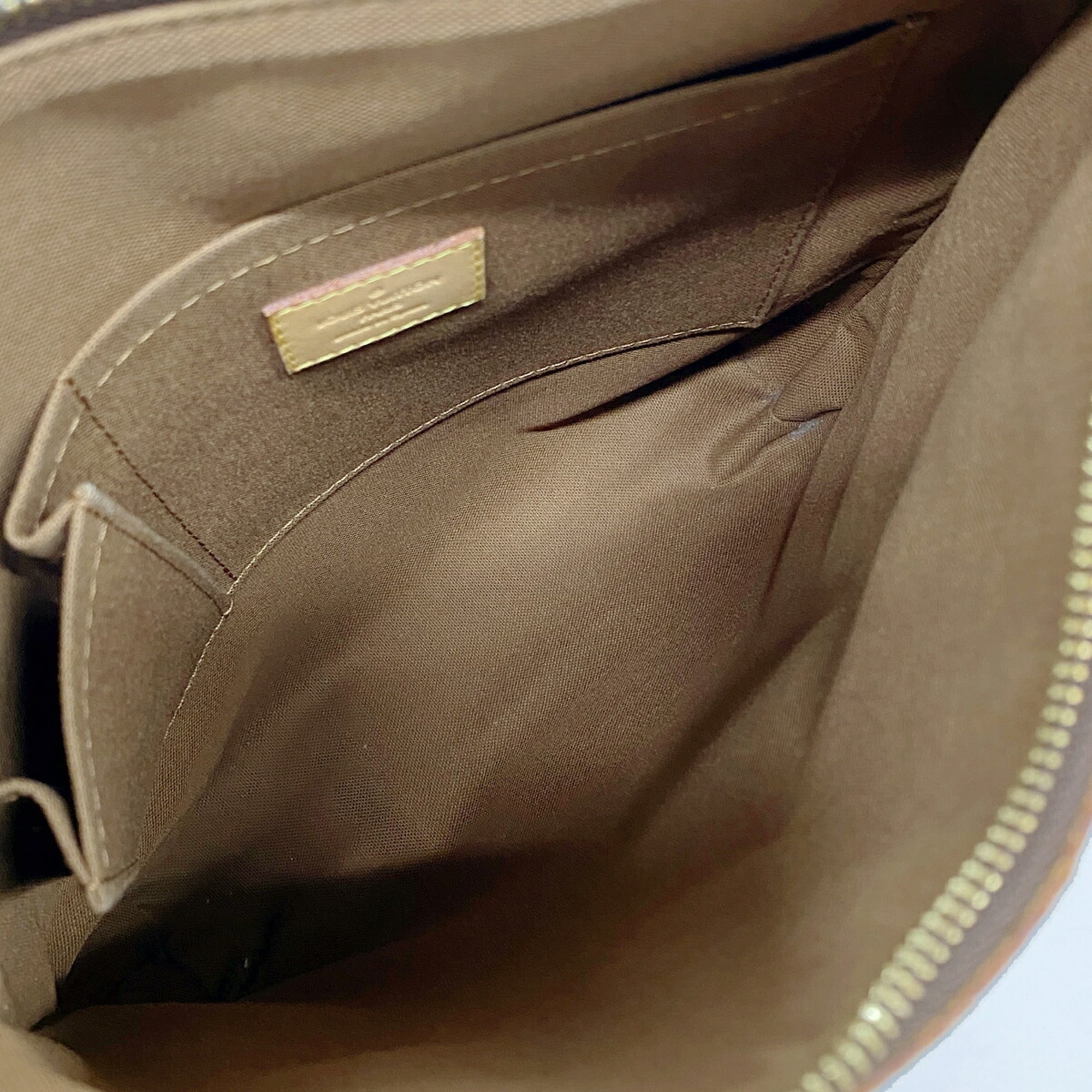 Louis Vuitton Brown Shoulder Bag (Pre-Owned)