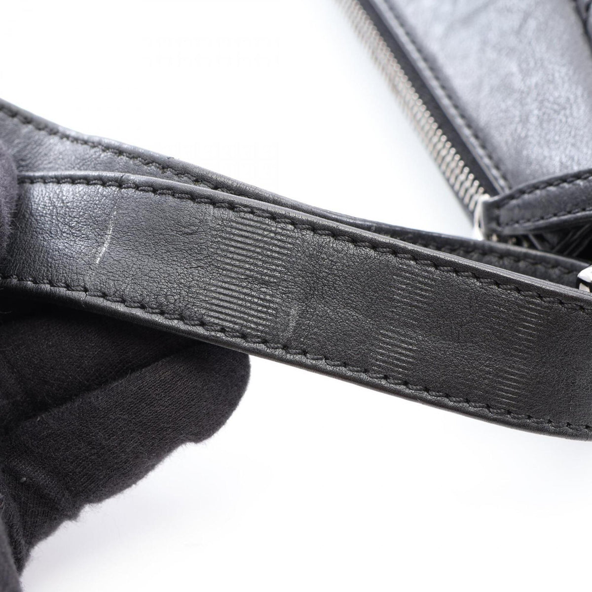 Chanel Black Leather Handbag Shoulder Bag (Pre-Owned)