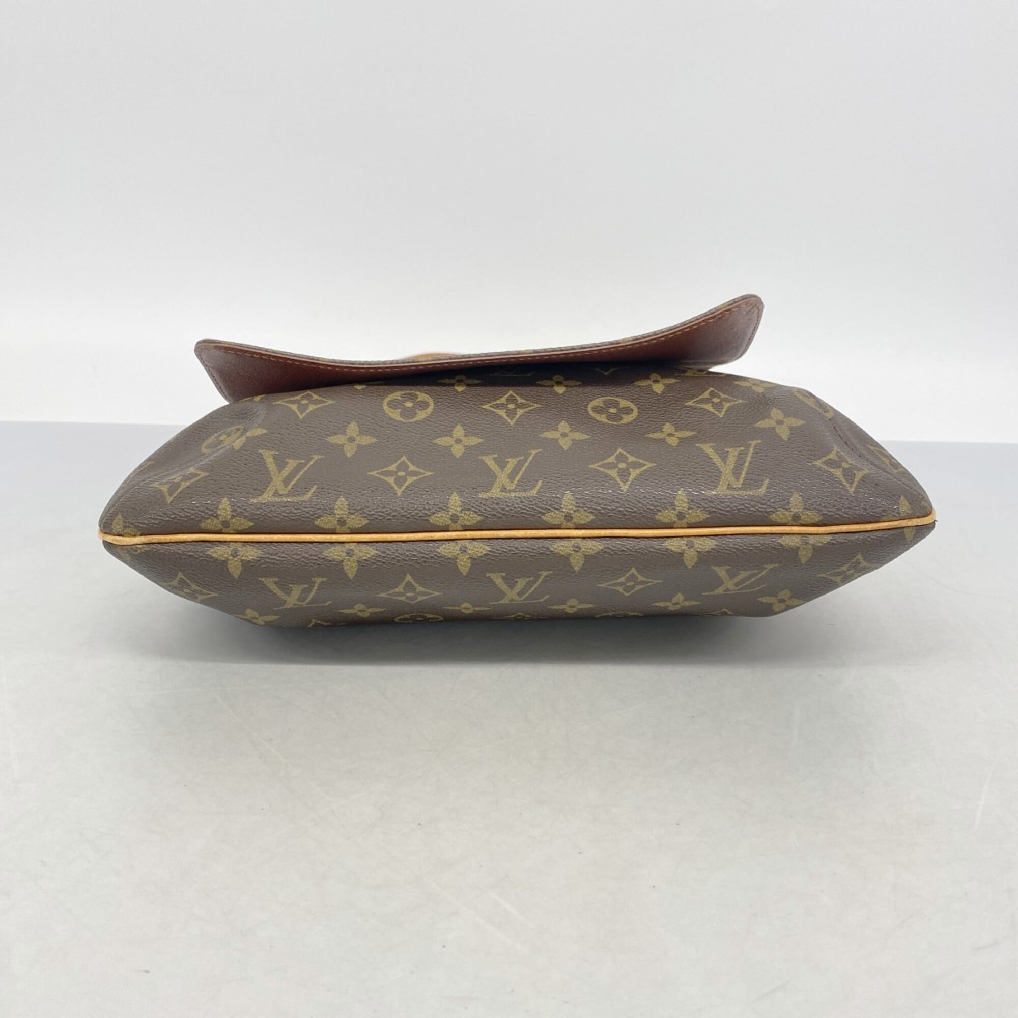 Louis Vuitton Brown Shoulder Bag (Pre-Owned)