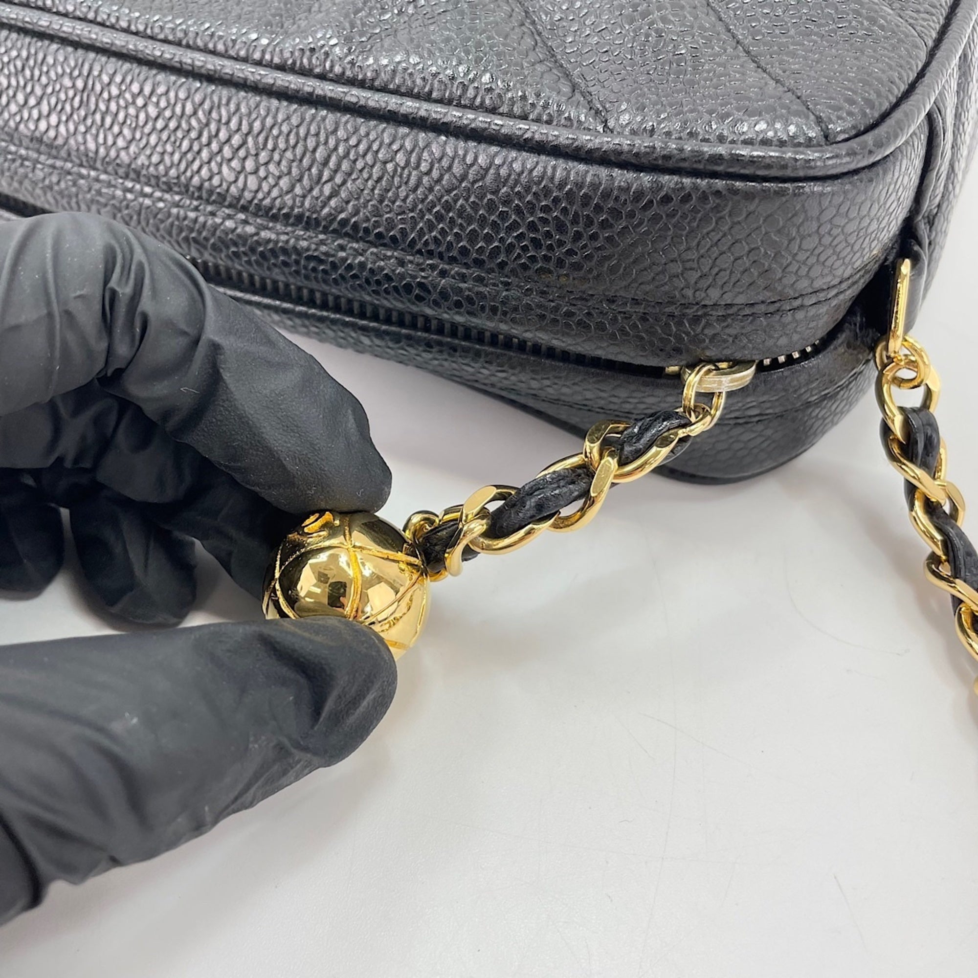 Chanel Black Shoulder Bag (Pre-Owned)