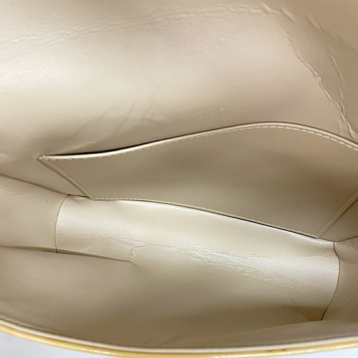 Louis Vuitton Beige Shoulder Bag (Pre-Owned)