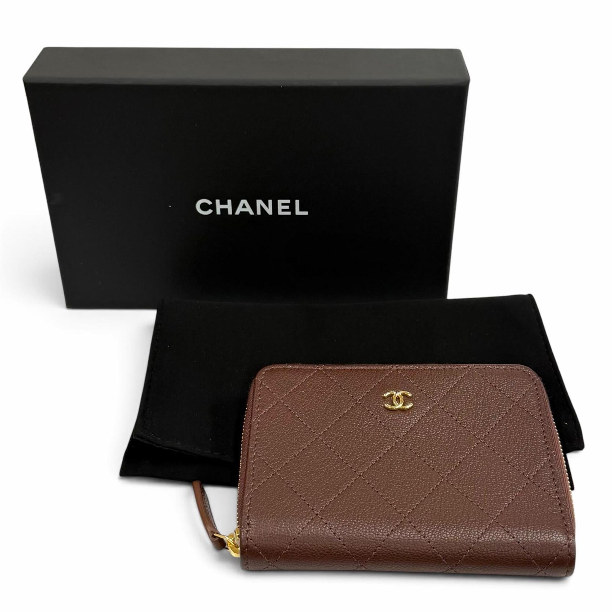 Chanel Brown Leather Wallet (Bi-Fold) (Pre-Owned)