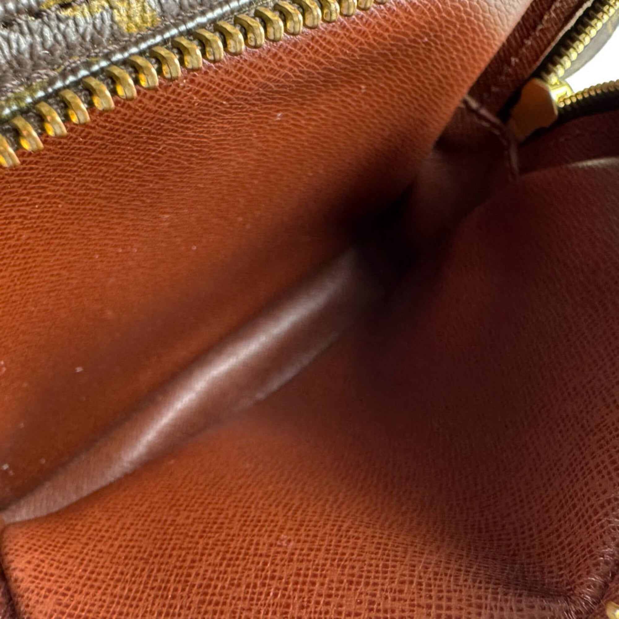 Louis Vuitton Brown Monogram Monogram Shoulder Bag (Pre-Owned)