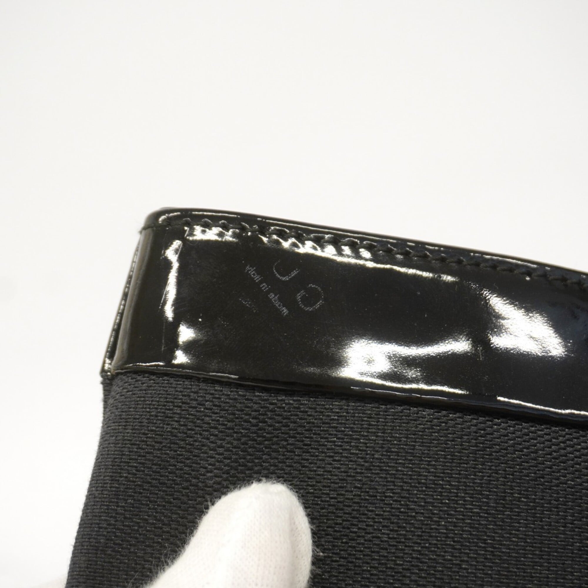 Gucci Black White Canvas Handbag (Pre-Owned)