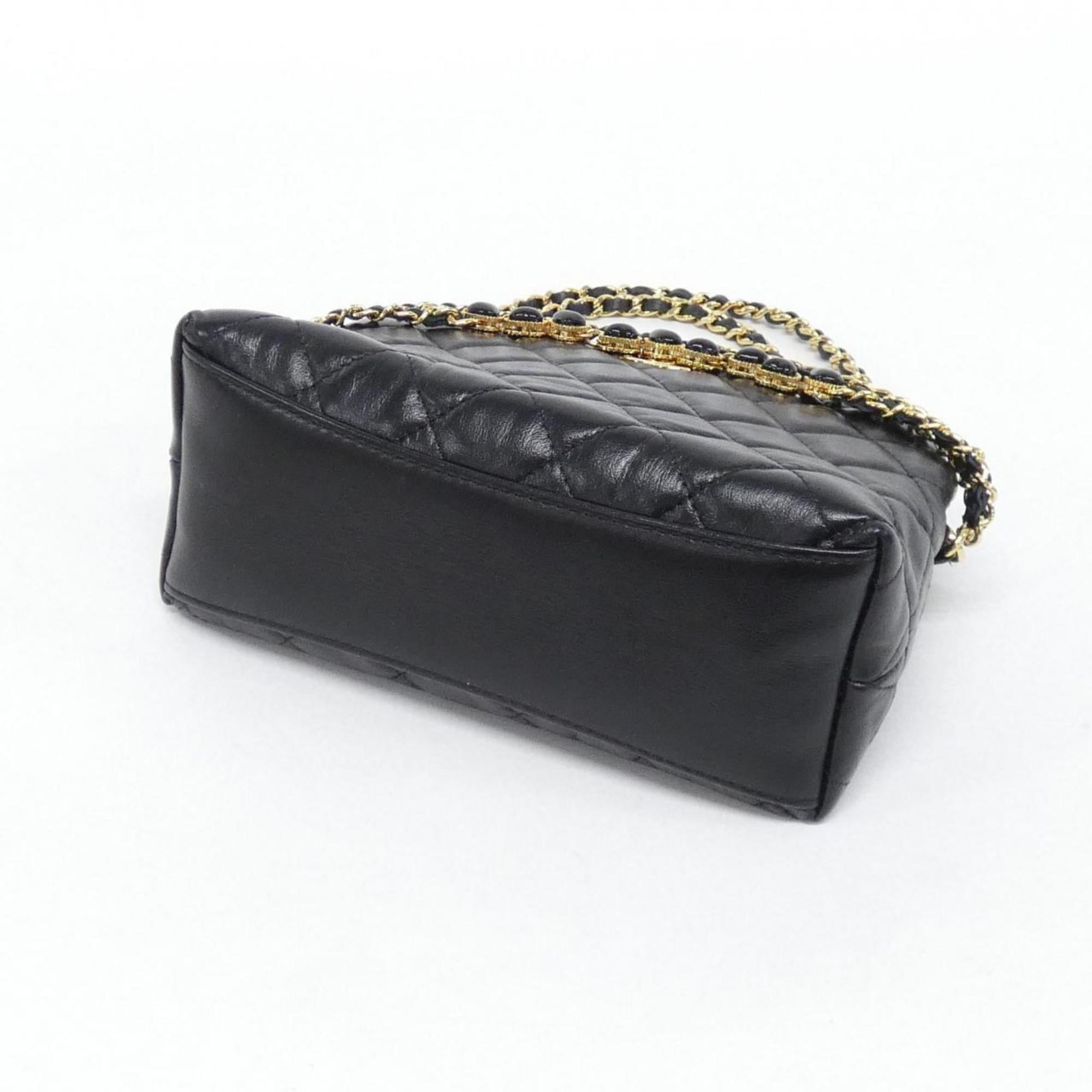 Chanel Black Leather Shoulder Bag (Pre-Owned)