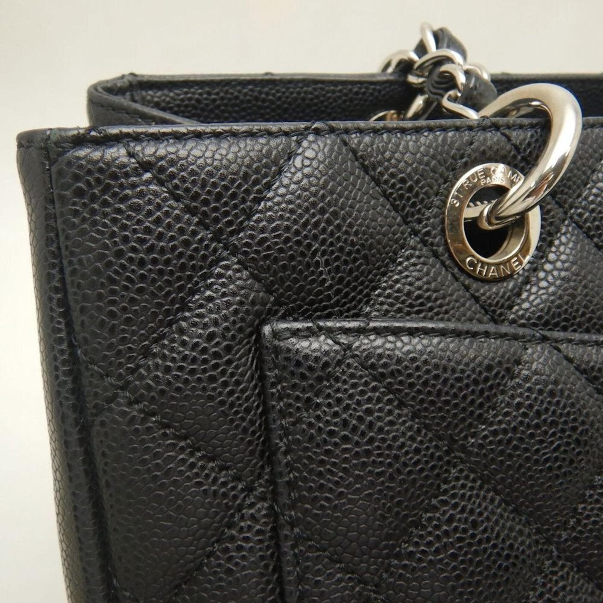 Chanel Black Grained Calfskin Tote Bag (Pre-Owned)