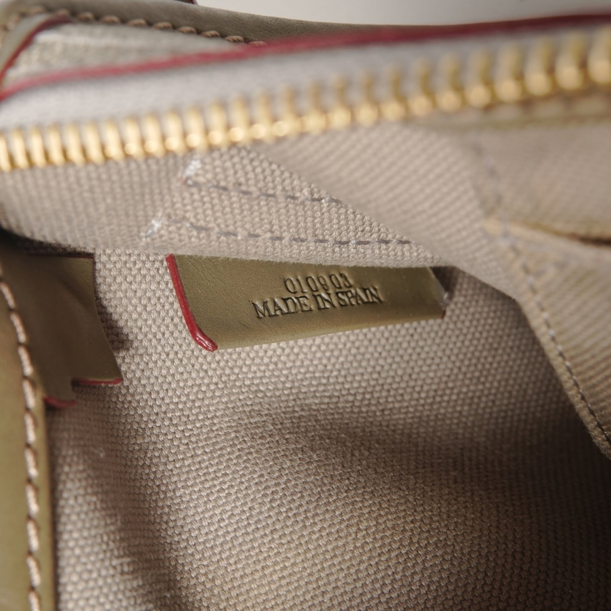 Loewe Gray Handbag (Pre-Owned)