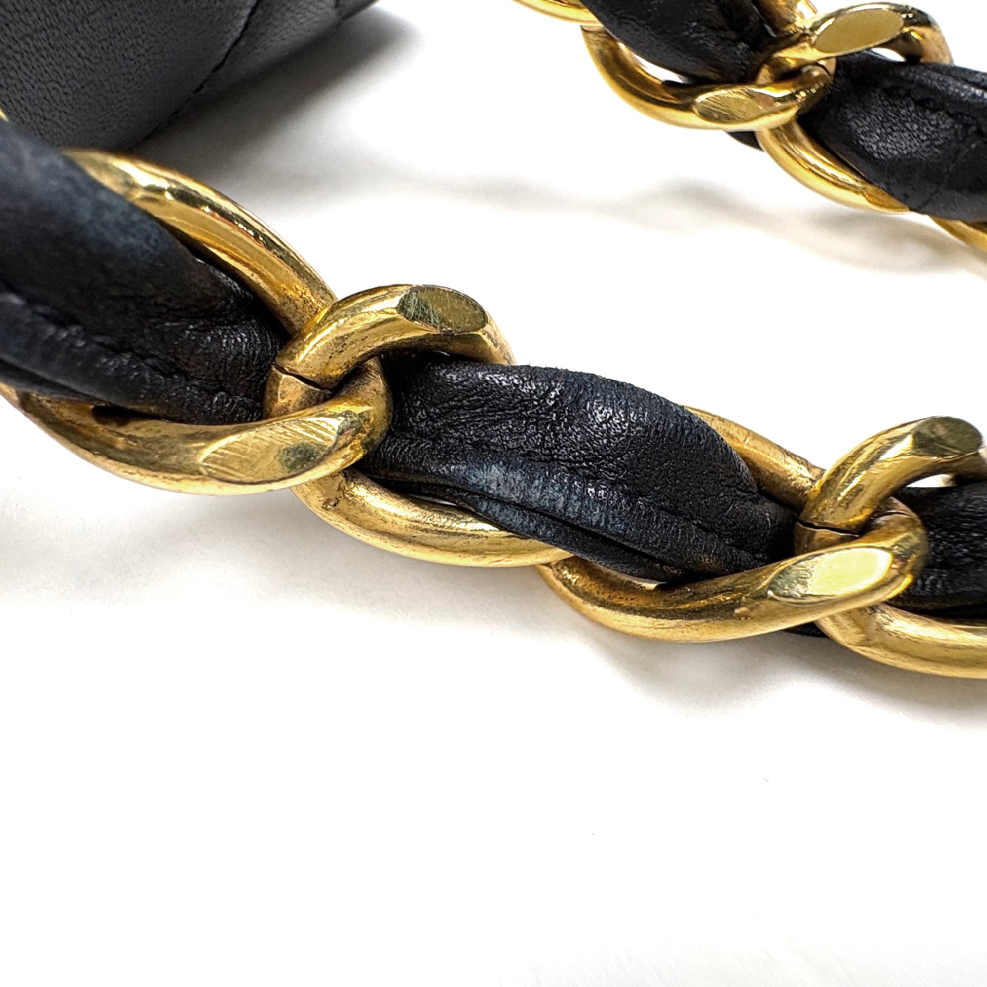 Chanel Matelasse Black Leather Shoulder Bag (Pre-Owned)