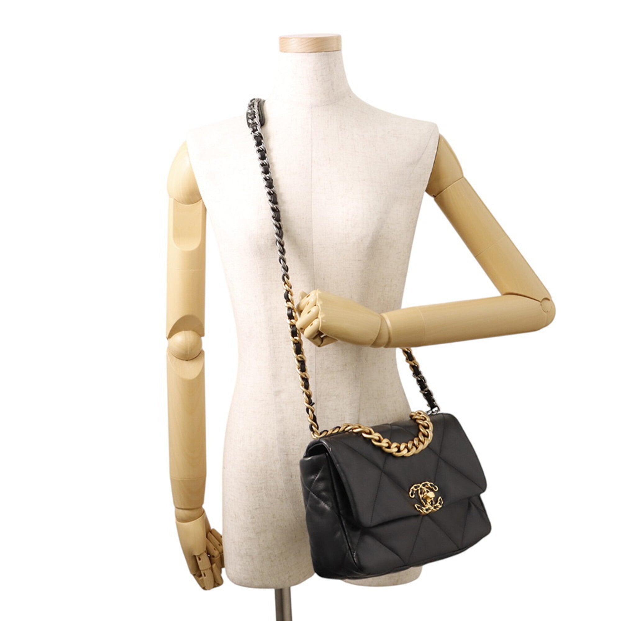 Chanel Matelasse Black Leather Handbag Shoulder Bag (Pre-Owned)
