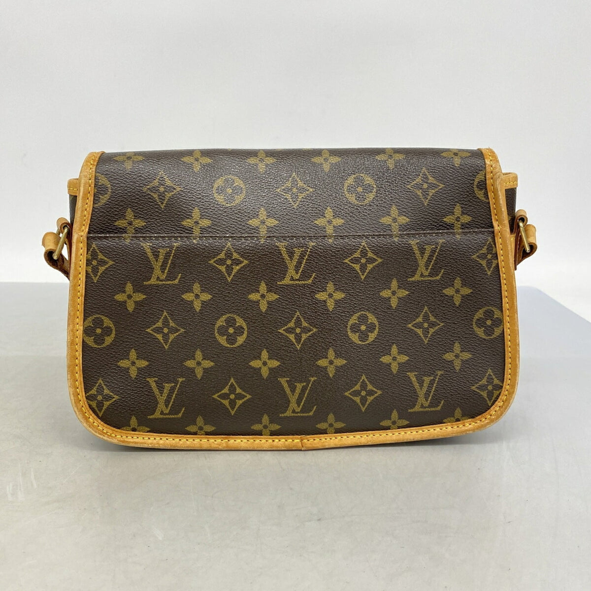 Louis Vuitton Brown Shoulder Bag (Pre-Owned)