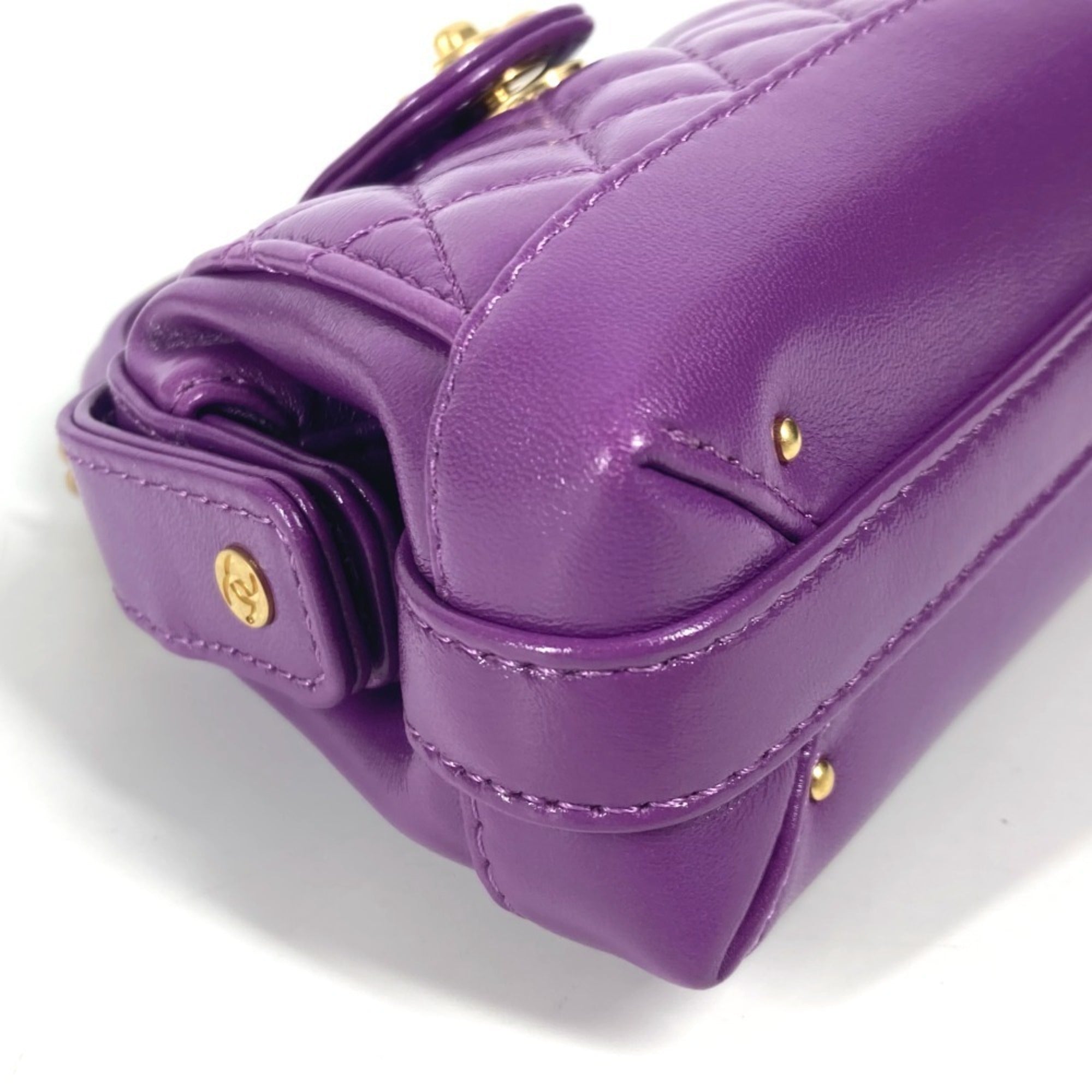 Chanel Purple Leather Shoulder Bag (Pre-Owned)