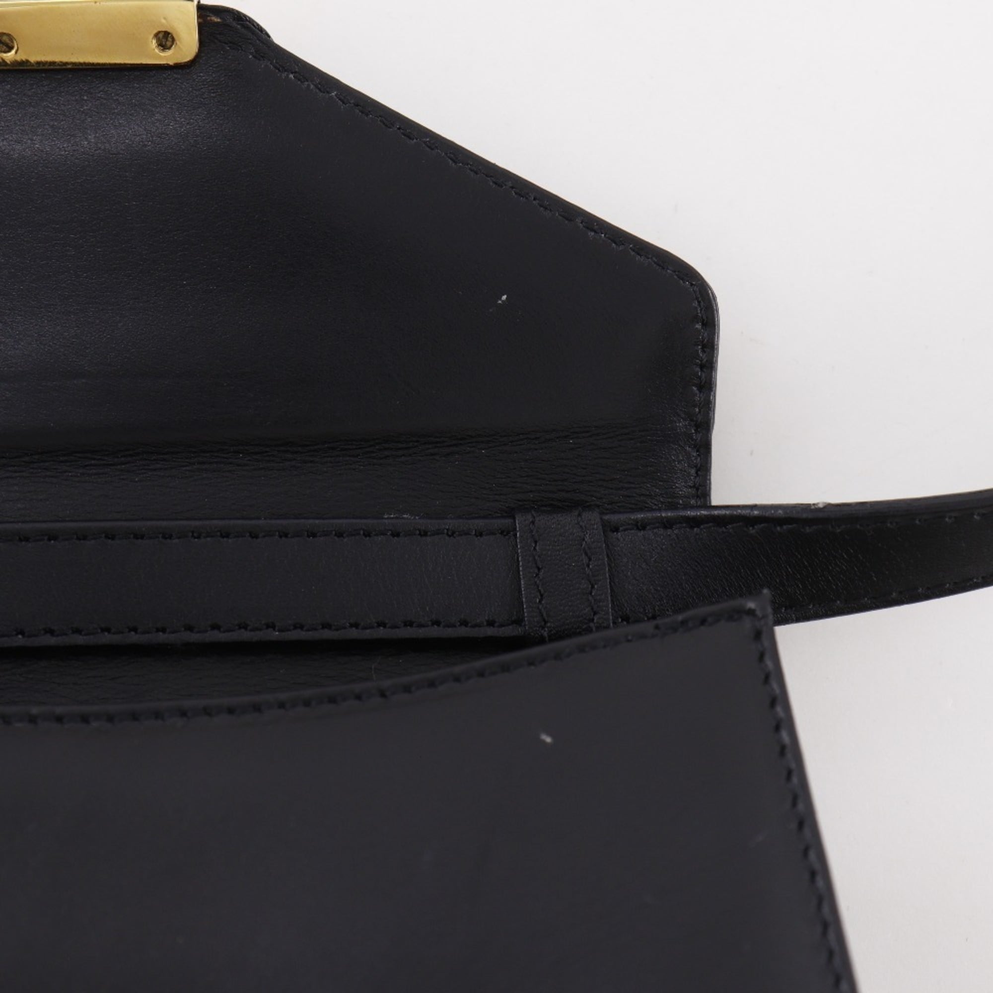 Salvatore Ferragamo Black Leather Pochette Shoulder Bag (Pre-Owned)