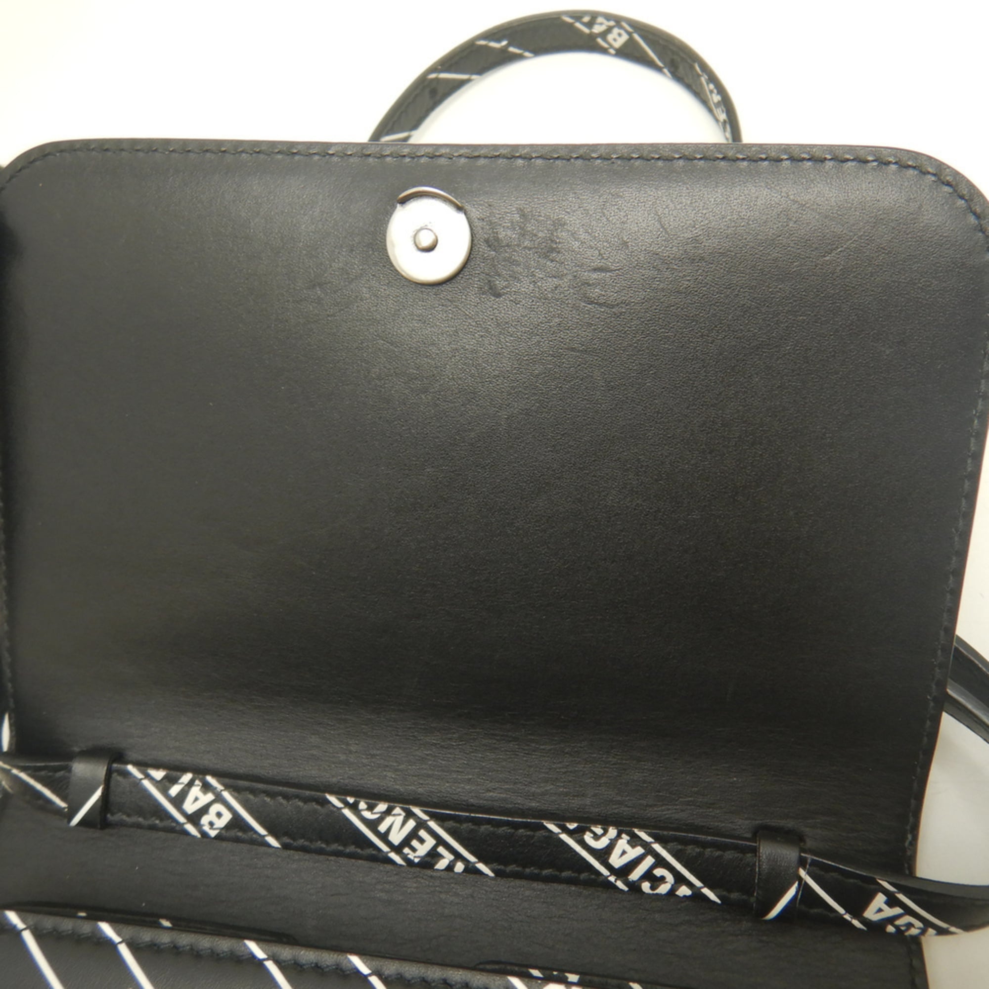 Balenciaga Black White Leather Shoulder Bag (Pre-Owned)