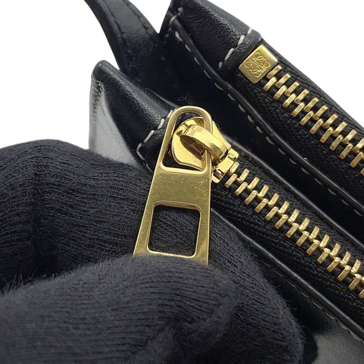 Loewe Black Leather Handbag Shoulder Bag (Pre-Owned)