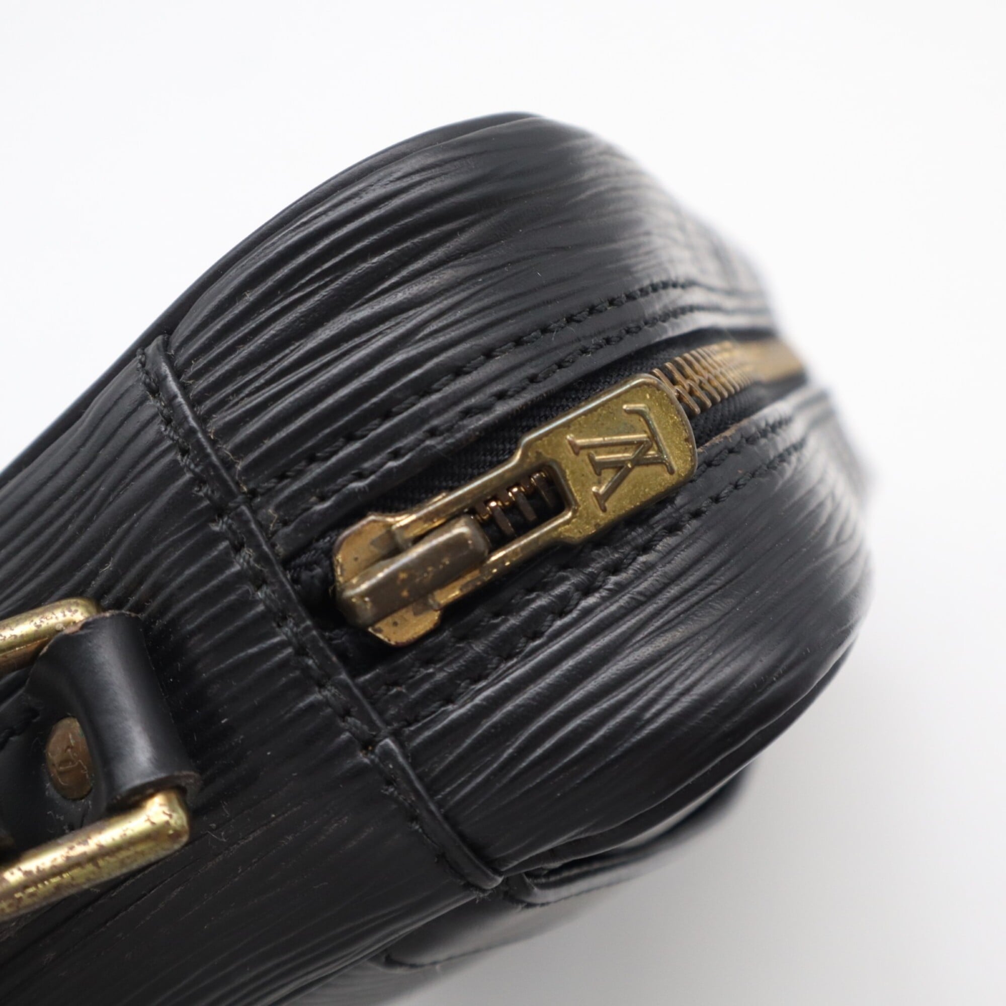 Louis Vuitton Epi Black Noir Leather Shoulder Bag (Pre-Owned)