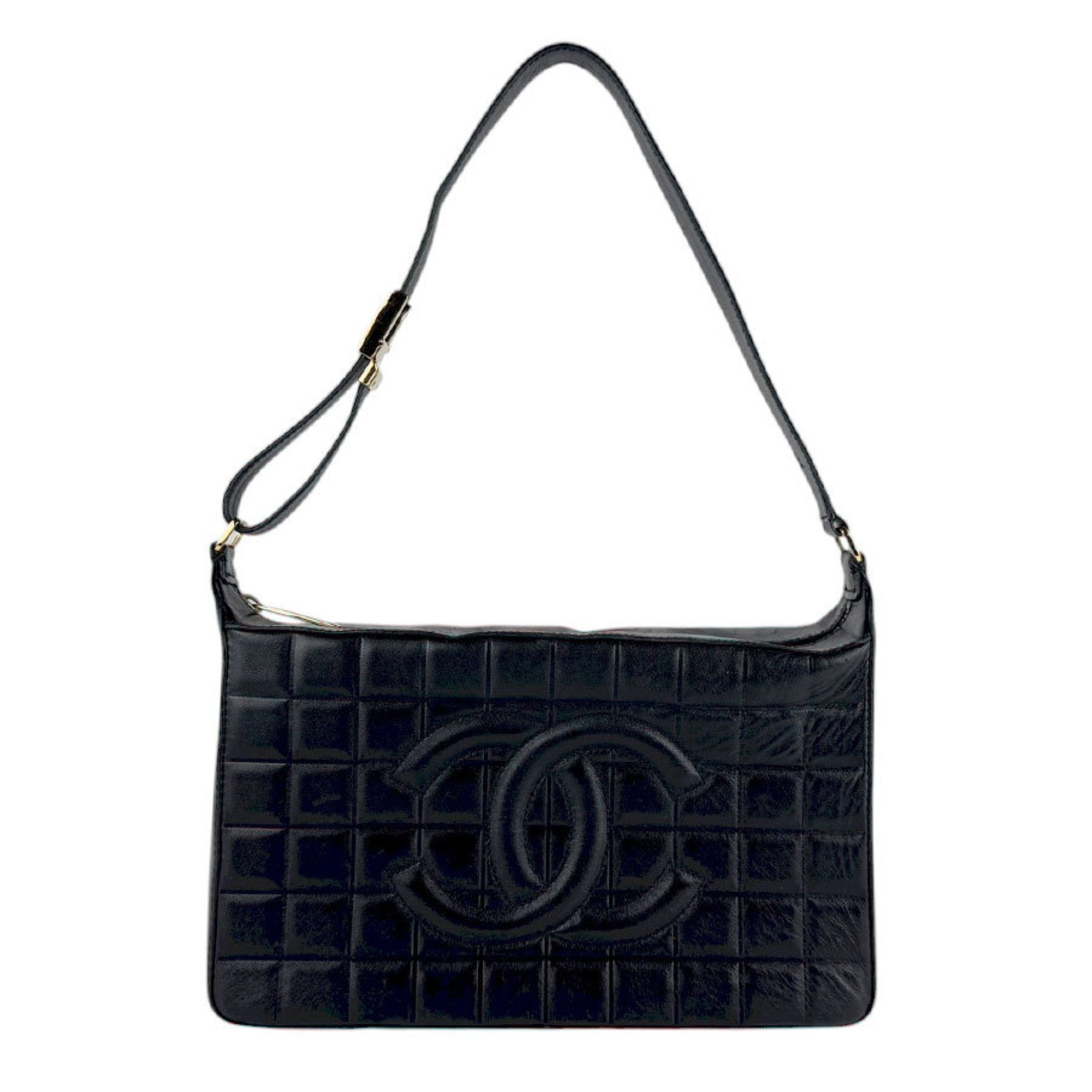 Chanel Black Leather Shoulder Bag (Pre-Owned)