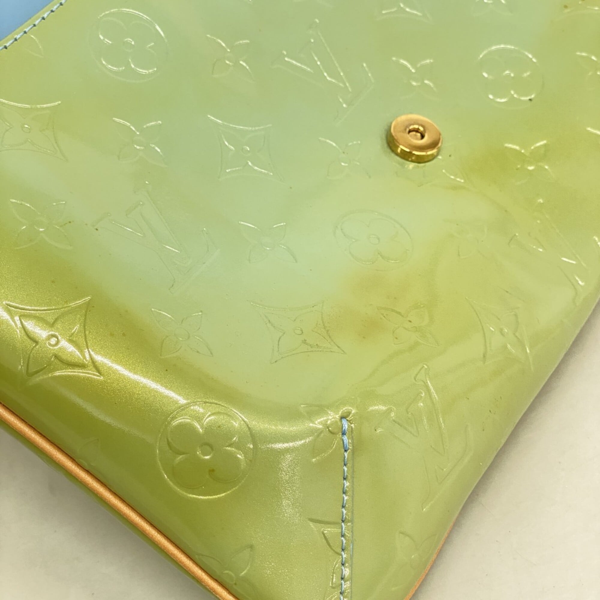Louis Vuitton Baby Blue Shoulder Bag (Pre-Owned)